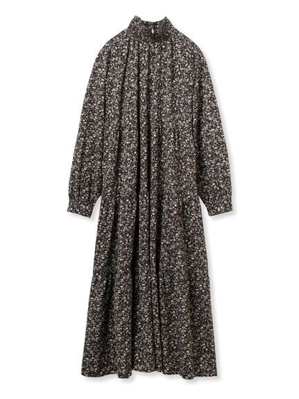 【ミラオーウェン/Mila Owen】のフラワープリントティアードワンピース インテリア・キッズ・メンズ・レディースファッション・服の通販 founy(ファニー) https://founy.com/ ファッション Fashion レディースファッション Fashion for Women ワンピース Dresses アクセサリー Fashion Accessories エレガント 上品 Elegant カフス Cuff Design キャミワンピース Cami Dress, Slip Dress ギャザー Gathered, Ruffled シャーリング Shirring, Ruched ジョーゼット Georgette, Semi-Sheer Fabric スマート Smart, Elegant ハイネック High Neck, Mock Neck バランス Balance, Style Balance フラワー Flower, Floral プリント Print, Printed Pattern 冬 Winter / This Winter |ID: prp329100004782125 ipo3291000000035112328