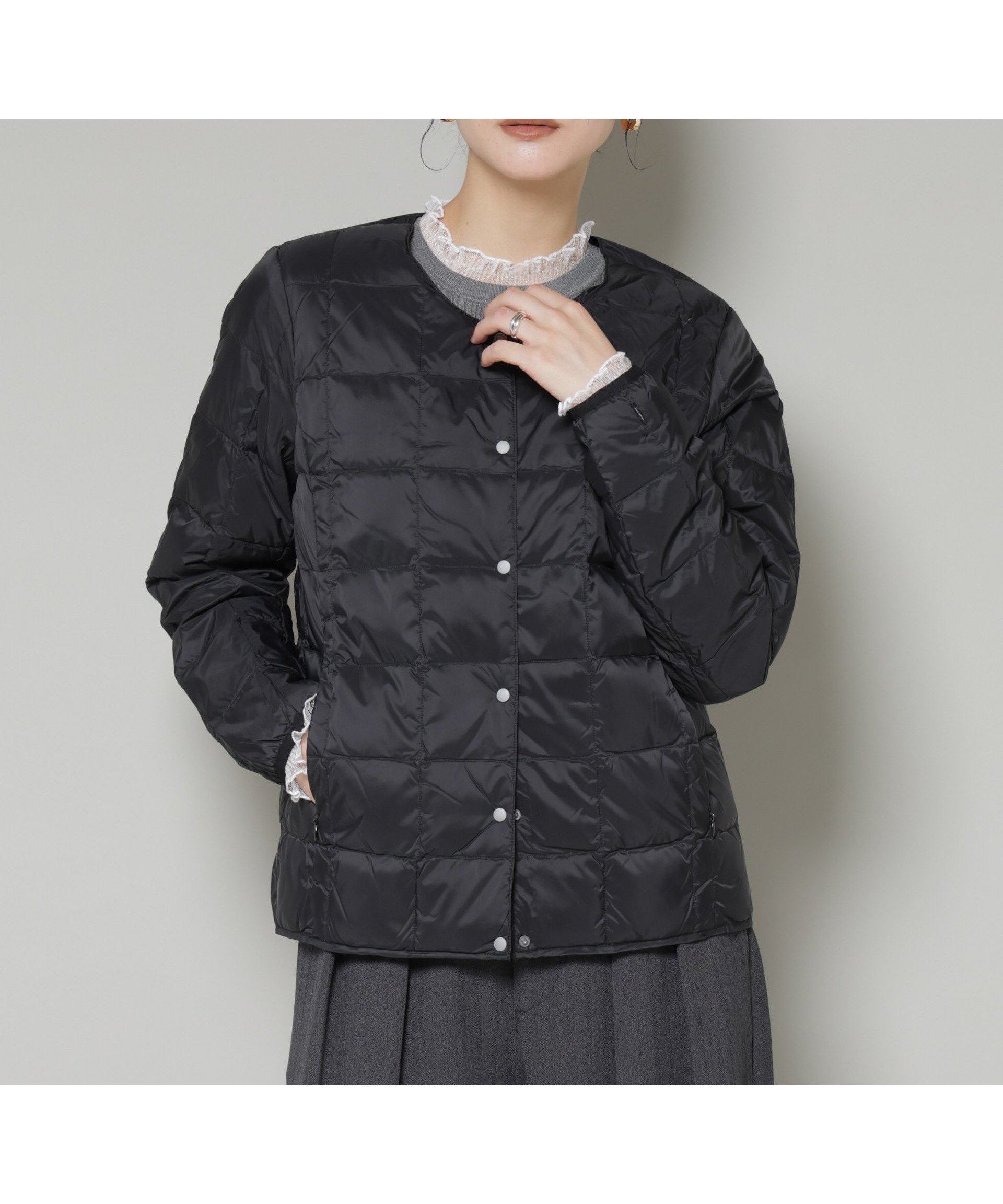 【ナノ ユニバース/nano universe】のTAION/クルーネックボタンダウンジャケット インテリア・キッズ・メンズ・レディースファッション・服の通販 founy(ファニー) 　ファッション　Fashion　レディースファッション　Fashion for Women　アウター　Coat / Outerwear Collection　レディースジャケット・軽アウター　Jackets　アウトドア　Outdoor Clothing　インナー　Innerwear　ウォッシャブル　Machine Washable　キルティング　Quilted, Quilting　シェイプ　Shape, Slim Fit　シンプル　Simple, Minimal　スタイリッシュ　Stylish, Fashionable　ダウン　Down, Puffer　定番　Standard, Basic Item　人気　Popular, Best Seller　パーカー　Hoodie, Parka　フロント　Front, Front Design　ベーシック　Basic, Essential　ポケット　Pocket, Pocket Detail　2025年　2025　2025-2026秋冬・A/W　Autumn/Winter 2025–26 AW25–26　ブラック|ID: prp329100004782181 ipo3291000000034700473