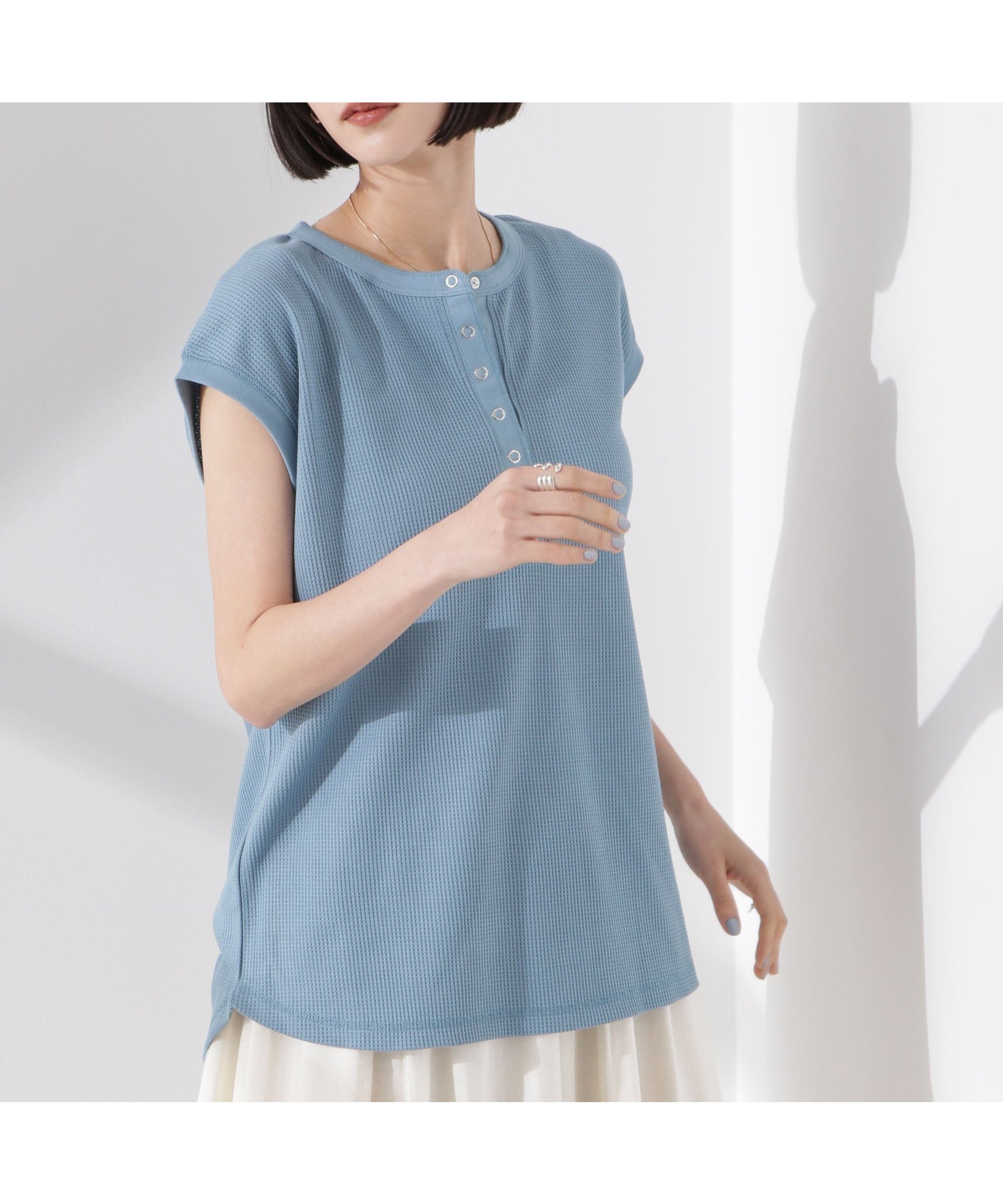 【ナノ ユニバース/nano universe】のワッフルヘンリーノースリーブトップス インテリア・キッズ・メンズ・レディースファッション・服の通販 founy(ファニー) 　ファッション　Fashion　レディースファッション　Fashion for Women　トップス・カットソー　Cut & Sew Tops　キャミソール&ノースリーブ　Camisoles & Sleeveless Tops　インナー　Innerwear　春　Spring　ジャケット　Jacket, Outerwear　ノースリーブ　Sleeveless, No-Sleeve　羽織　Haori, Light Jacket　リラックス　Relax, Relaxed Fit　ワッフル　Waffle, Waffle Knit　S/S・春夏　SS, Spring/Summer, Warm Season　おすすめ　Recommended / Our Picks　夏　Summer　2025年　2025　2025春夏・S/S　Spring/Summer 2025 SS25　ブルー|ID: prp329100004782231 ipo3291000000034701857