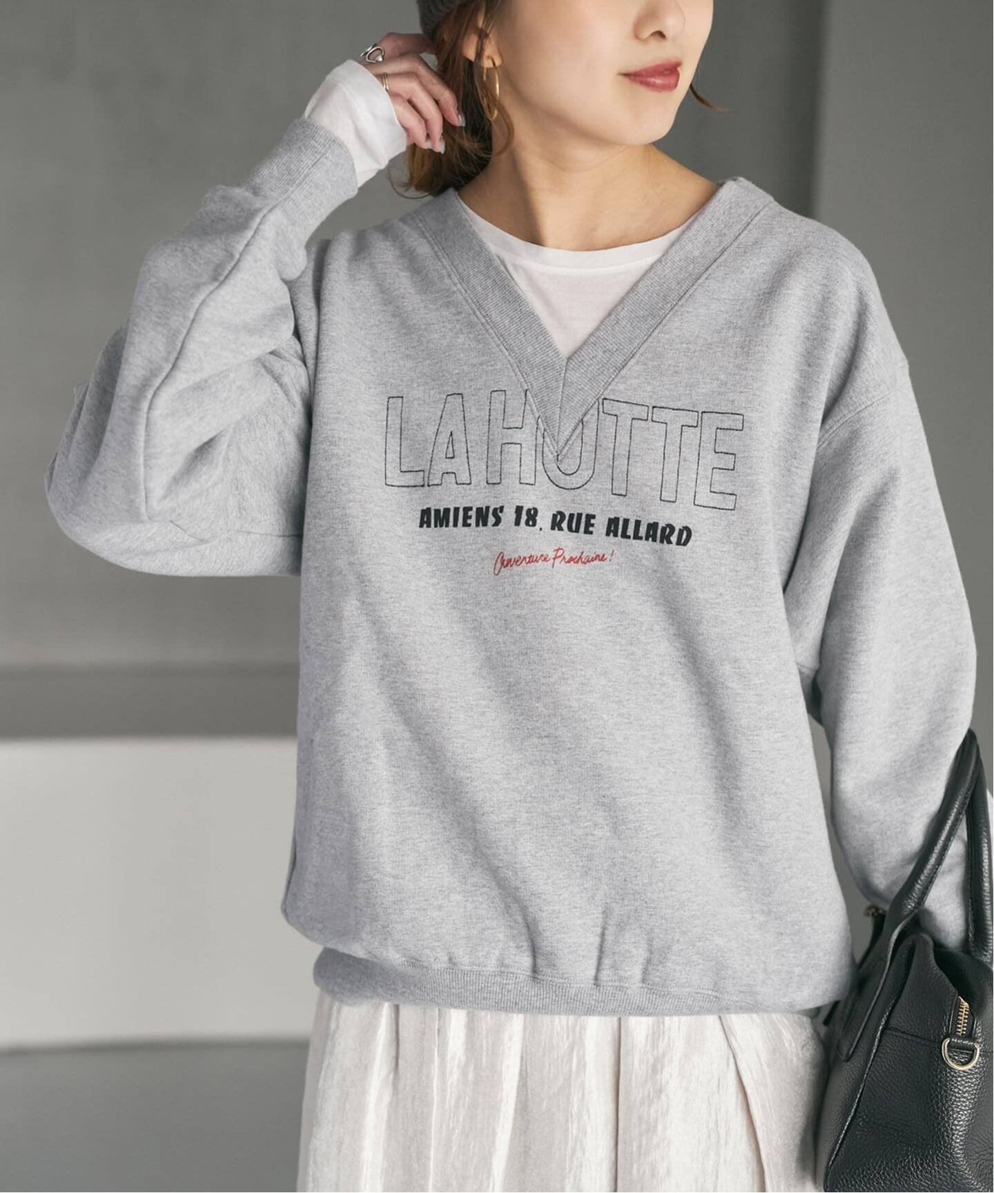 【スピック&スパン/Spick & Span】の《追加2》La Hutte / ラ ユット 別注Vネックスウェット* インテリア・キッズ・メンズ・レディースファッション・服の通販 founy(ファニー) ファッション Fashion レディースファッション Fashion for Women トップス・カットソー Cut & Sew Tops レディースパーカー・カジュアルフーディー Casual Hoodies & Sweatshirts スウェット・クルーネックトップス Sweatshirts & Crewnecks / Relaxed Fit Sweat Tops Vネックトップス V-Neck Tops / V-Cut Neckline Shirts アウトドア Outdoor Clothing インナー Innerwear スウェット / スエット Sweatshirt, Sweatwear スマート Smart, Elegant フランス France, French 別注 Limited Edition, Custom Order おすすめ Recommended / Our Picks グレーA|ID: prp329100004783487 ipo3291000000034715170