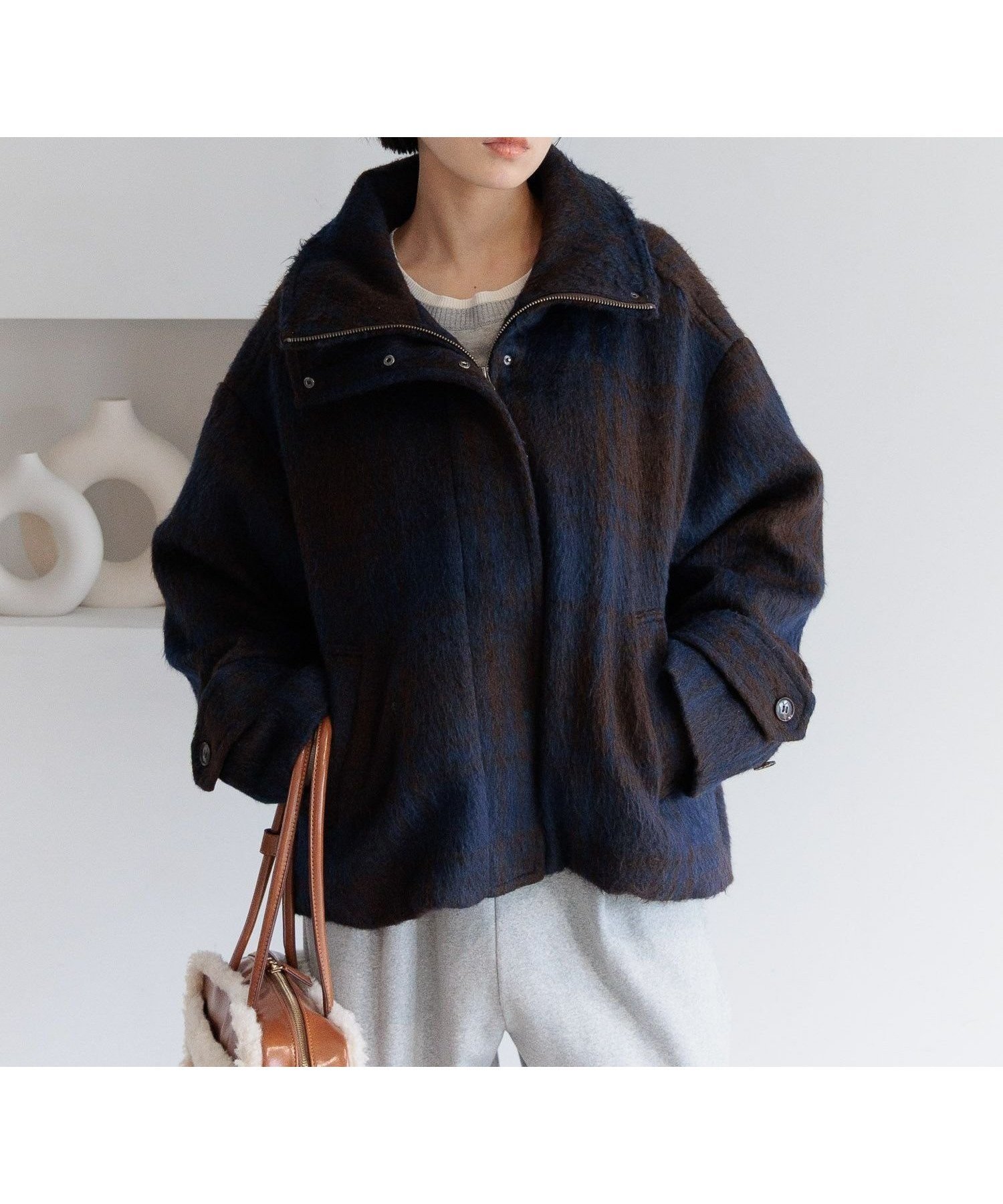 【ベイフロー/BAYFLOW】のシルエットアレンジ可能 チェックシャギーショートコート インテリア・キッズ・メンズ・レディースファッション・服の通販 founy(ファニー) ファッション Fashion レディースファッション Fashion for Women アウター Coat / Outerwear Collection コート・ロングコート・ピーコート Long Coats, Peacoats & More おすすめ Recommended / Our Picks ギャザー Gathered, Ruffled ショート Short, Short Length スタンド Stand Collar, Upright Stand チェック Check, Plaid, Tartan トレンド Trend, Trending Now フロント Front, Front Design 無地 Plain, Solid Color ブラウン50|ID: prp329100004783629 ipo3291000000034850873