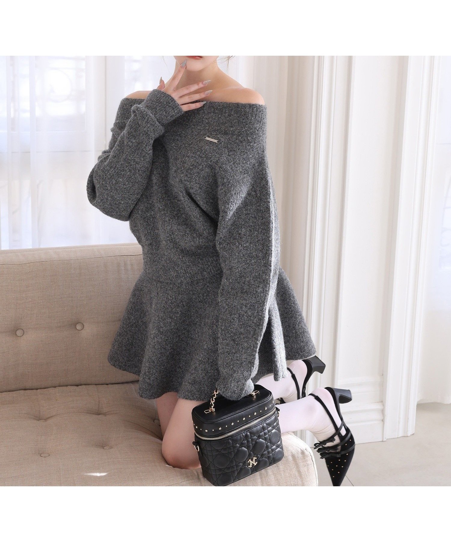 【ナイスクラップ/NICE CLAUP】のオフショルニットセットアップ 人気、トレンドファッション・服の通販 founy(ファニー) 　ファッション　Fashion　レディースファッション　Fashion for Women　トップス・カットソー　Cut & Sew Tops　ニット　Knit Tops & Sweaters　2025年　2025　2025-2026秋冬・A/W　Autumn/Winter 2025–26 AW25–26　冬　Winter / This Winter　コンパクト　Compact, Small Size　バランス　Balance, Style Balance　フェミニン　Feminine, Girly　フレア　Flare, Flared　ミニスカート　Mini Skirt, Short Skirt　ワンポイント　One Point, Statement Accent　 other-1|ID: prp329100004783709 ipo3291000000035190642