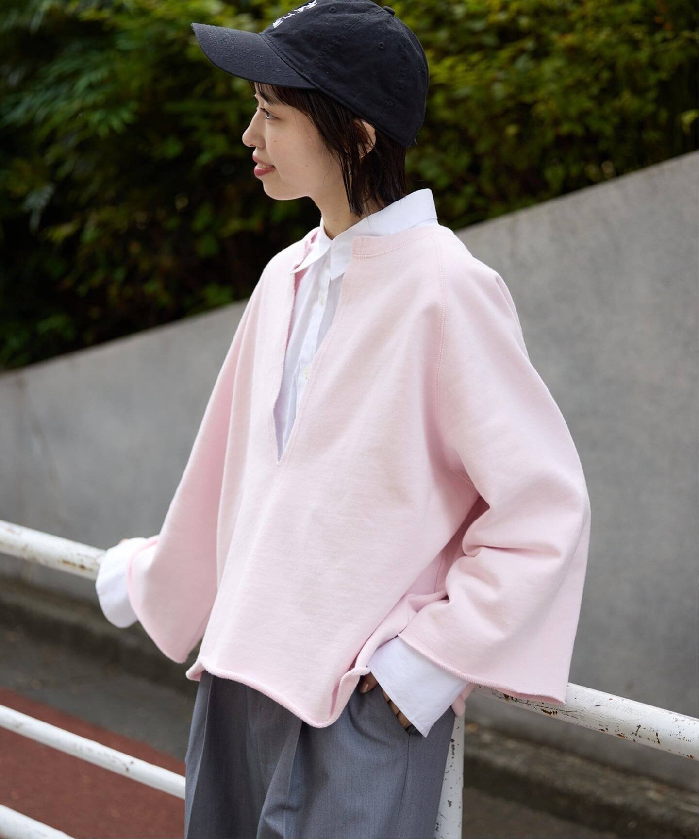 【スローブ イエナ/SLOBE IENA】の裏毛スキッパープルオーバー インテリア・キッズ・メンズ・レディースファッション・服の通販 founy(ファニー) ファッション Fashion レディースファッション Fashion for Women トップス・カットソー Cut & Sew Tops カジュアルプルオーバー・ニットトップス Pullovers & Knit Tops / Casual Pullovers 2026年 2026 おすすめ Recommended / Our Picks インナー Innerwear カットソー Cut and Sewn Top シアー Sheer, See-Through スウェット / スエット Sweatshirt, Sweatwear スキッパー Skipper, Open Collar リラックス Relax, Relaxed Fit ピンク A|ID: prp329100004783800 ipo3291000000034871512