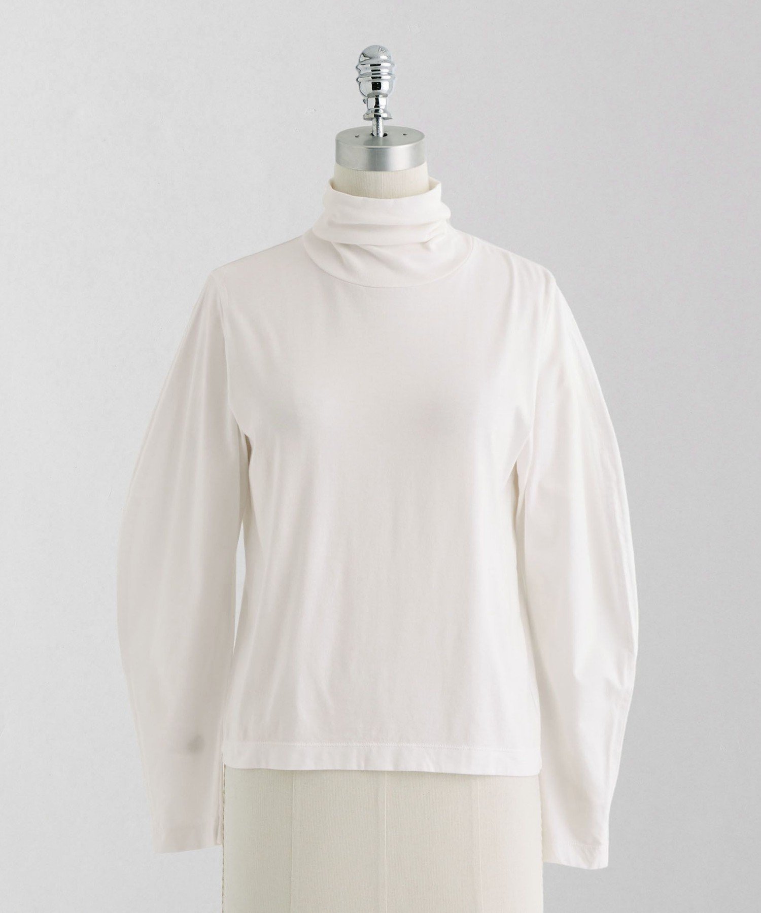 【ユナイテッドアローズ/UNITED ARROWS】のLOEFF クレセントスリーブ タートルネック カットソー 人気、トレンドファッション・服の通販 founy(ファニー) 　ファッション　Fashion　レディースファッション　Fashion for Women　トップス・カットソー　Cut & Sew Tops　カットソー・ベーシックTシャツ　Cut-and-Sewn Tops / Stretch Tees & Basics　タートルネック・ハイネックトップス　Turtlenecks & High-Neck Tops　カットソー　Cut and Sewn Top　タートルネック　Turtleneck, High Neck　ドレープ　Drape, Draping Fabric　フィット　Fit, Slim Fit　エレガント 上品　Elegant　 other-1|ID: prp329100004783868 ipo3291000000035083250