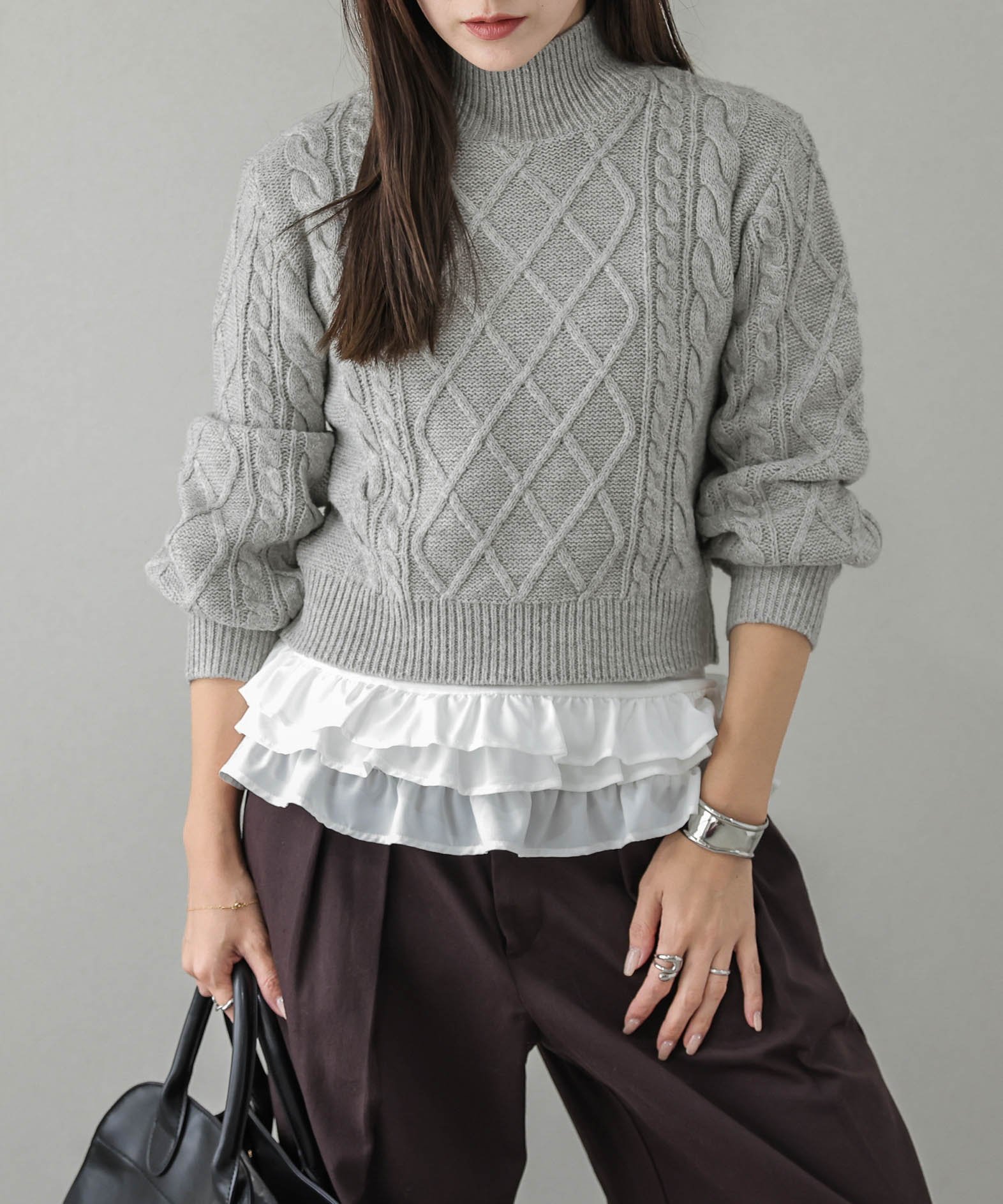 【ラジュール/Lajour】のショート丈ケーブルニット インテリア・キッズ・メンズ・レディースファッション・服の通販 founy(ファニー) 　ファッション　Fashion　レディースファッション　Fashion for Women　トップス・カットソー　Cut & Sew Tops　ニット　Knit Tops & Sweaters　コンパクト　Compact, Small Size　ショート　Short, Short Length　ハイネック　High Neck, Mock Neck　フォルム　Silhouette, Form　手編み　Hand-Knitted, Handmade Knit　A/W・秋冬　Autumn/Winter　グレー|ID: prp329100004783878 ipo3291000000034721095