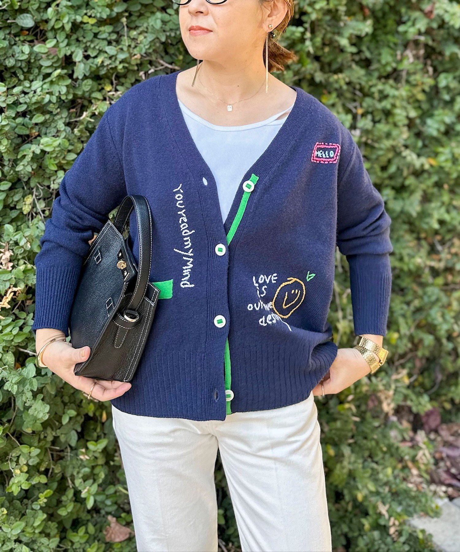 【ノーリーズ/NOLLEY'S】の《手洗い可能》ハンド刺繍Vネックカーディガン インテリア・キッズ・メンズ・レディースファッション・服の通販 founy(ファニー) 　ファッション　Fashion　レディースファッション　Fashion for Women　トップス・カットソー　Cut & Sew Tops　カーディガン・羽織り　Layered Style Cardigans　Vネックトップス　V-Neck Tops / V-Cut Neckline Shirts　カーディガン　Cardigan, Knitwear　ネオン　Neon, Neon Color　ハンド　Hand, Handmade　おすすめ　Recommended / Our Picks　2025年　2025　2025-2026秋冬・A/W　Autumn/Winter 2025–26 AW25–26　ネイビー|ID: prp329100004784013 ipo3291000000035010935