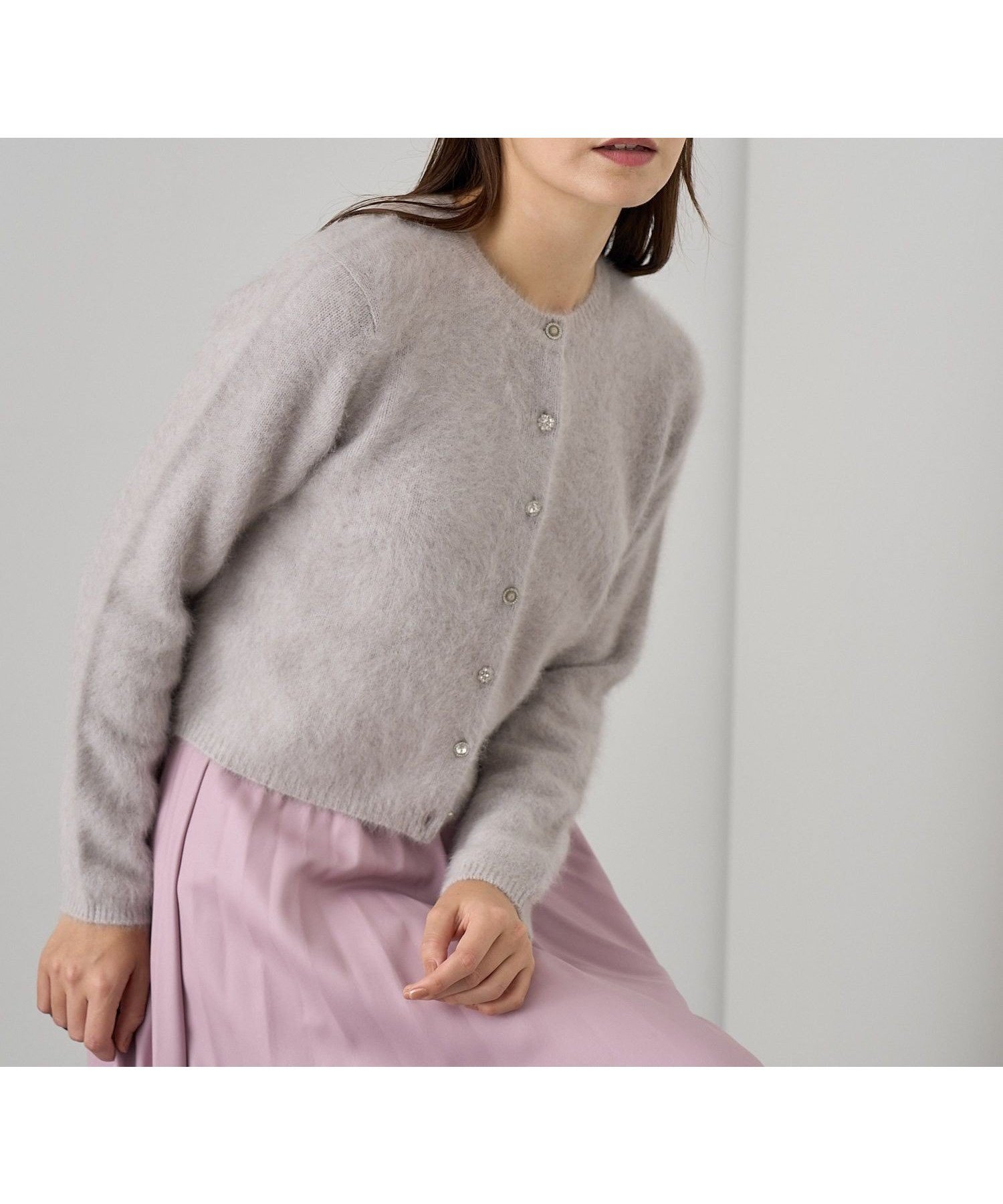 【アナイ/ANAYI】のフラッフィアソート釦ショート カーディガン インテリア・キッズ・メンズ・レディースファッション・服の通販 founy(ファニー) 　ファッション　Fashion　レディースファッション　Fashion for Women　トップス・カットソー　Cut & Sew Tops　カーディガン・羽織り　Layered Style Cardigans　オレンジ　Orange　秋　Autumn　カーディガン　Cardigan, Knitwear　コンパクト　Compact, Small Size　ショート　Short, Short Length　スマート　Smart, Elegant　定番　Standard, Basic Item　人気　Popular, Best Seller　バランス　Balance, Style Balance　ビジュー　Bijou, Jewel-like Accent　ロング　Long, Long-Length　冬　Winter / This Winter　A/W・秋冬　Autumn/Winter　再入荷　Restock / Back in Stock　エレガント 上品　Elegant　grey|ID: prp329100004784034 ipo3291000000034723062