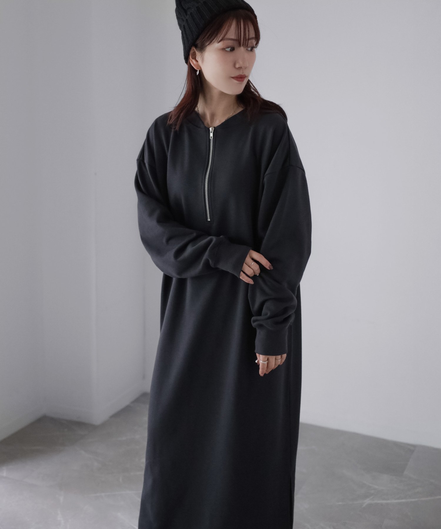 【リベリー/Riberry】のハーフジップ2WAY裏毛スウェットワンピース 人気、トレンドファッション・服の通販 founy(ファニー) 　ファッション　Fashion　レディースファッション　Fashion for Women　ワンピース　Dresses　インナー　Innerwear　春　Spring　秋　Autumn　キャップ　Cap, Baseball Cap　ショート　Short, Short Length　ジップ　Zip, Zipper　スニーカー　Sneakers, Trainers　スポーティ　Sporty, Casual Athletic　スリット　Slit, Slit Detail　タートル　Turtleneck, Turtle Collar　バランス　Balance, Style Balance　フロント　Front, Front Design　ミックス　Mix, Mixed Style　無地　Plain, Solid Color　ロング　Long, Long-Length　楽ちん　Easy Fit, Comfortable　A/W・秋冬　Autumn/Winter　再入荷　Restock / Back in Stock　おすすめ　Recommended / Our Picks　旅行　Travel　エレガント 上品　Elegant　 other-1|ID: prp329100004784285 ipo3291000000035039134