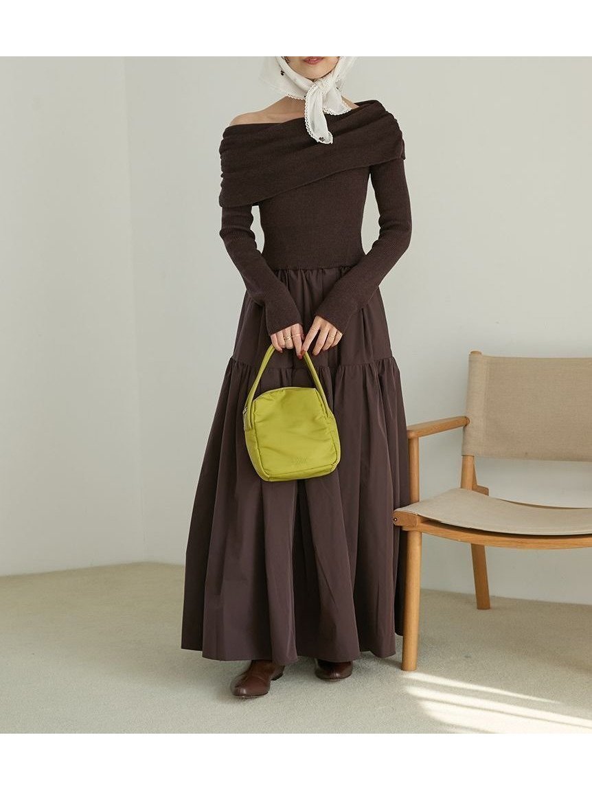 【エミ/emmi】のオフショルニットドッキングワンピース インテリア・キッズ・メンズ・レディースファッション・服の通販 founy(ファニー) 　ファッション　Fashion　レディースファッション　Fashion for Women　ワンピース　Dresses　キャップ　Cap, Baseball Cap　スニーカー　Sneakers, Trainers　スマート　Smart, Elegant　デコルテ　Décolleté, Neckline　トレンド　Trend, Trending Now　ドッキング　Docking, Mixed Material　バランス　Balance, Style Balance　ポケット　Pocket, Pocket Detail　おすすめ　Recommended / Our Picks　ホリデーシーズン　Holiday Season　BRW[058]|ID: prp329100004784296 ipo3291000000034895450