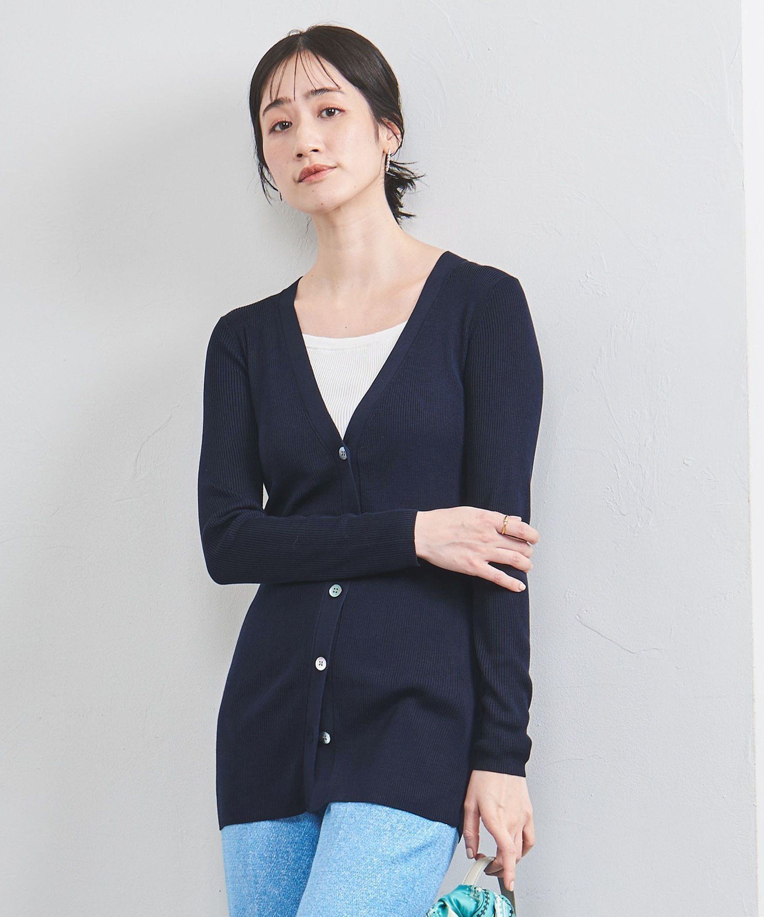 【ユナイテッドアローズ/UNITED ARROWS】のシルクリブ Vネック ロングカーディガン インテリア・キッズ・メンズ・レディースファッション・服の通販 founy(ファニー) 　ファッション　Fashion　レディースファッション　Fashion for Women　トップス・カットソー　Cut & Sew Tops　カーディガン・羽織り　Layered Style Cardigans　Vネックトップス　V-Neck Tops / V-Cut Neckline Shirts　カーディガン　Cardigan, Knitwear　シルク　Silk, 100% Silk　スリム　Slim, Slim Fit　タイトスカート　Pencil Skirt, Tight Skirt　タートルネック　Turtleneck, High Neck　フィット　Fit, Slim Fit　ロング　Long, Long-Length　NAVY|ID: prp329100004784328 ipo3291000000035162157