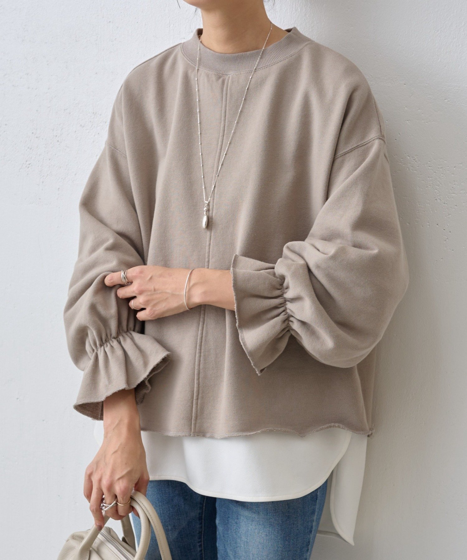 【ビアズリー/BEARDSLEY】の袖口フリルトレーナー 人気、トレンドファッション・服の通販 founy(ファニー) ファッション Fashion レディースファッション Fashion for Women トップス・カットソー Cut & Sew Tops トレーナー Sweatshirt, Trainer バランス Balance, Style Balance フリル Frill, Ruffle 再入荷 Restock / Back in Stock other-1|ID: prp329100004784985 ipo3291000000034919342