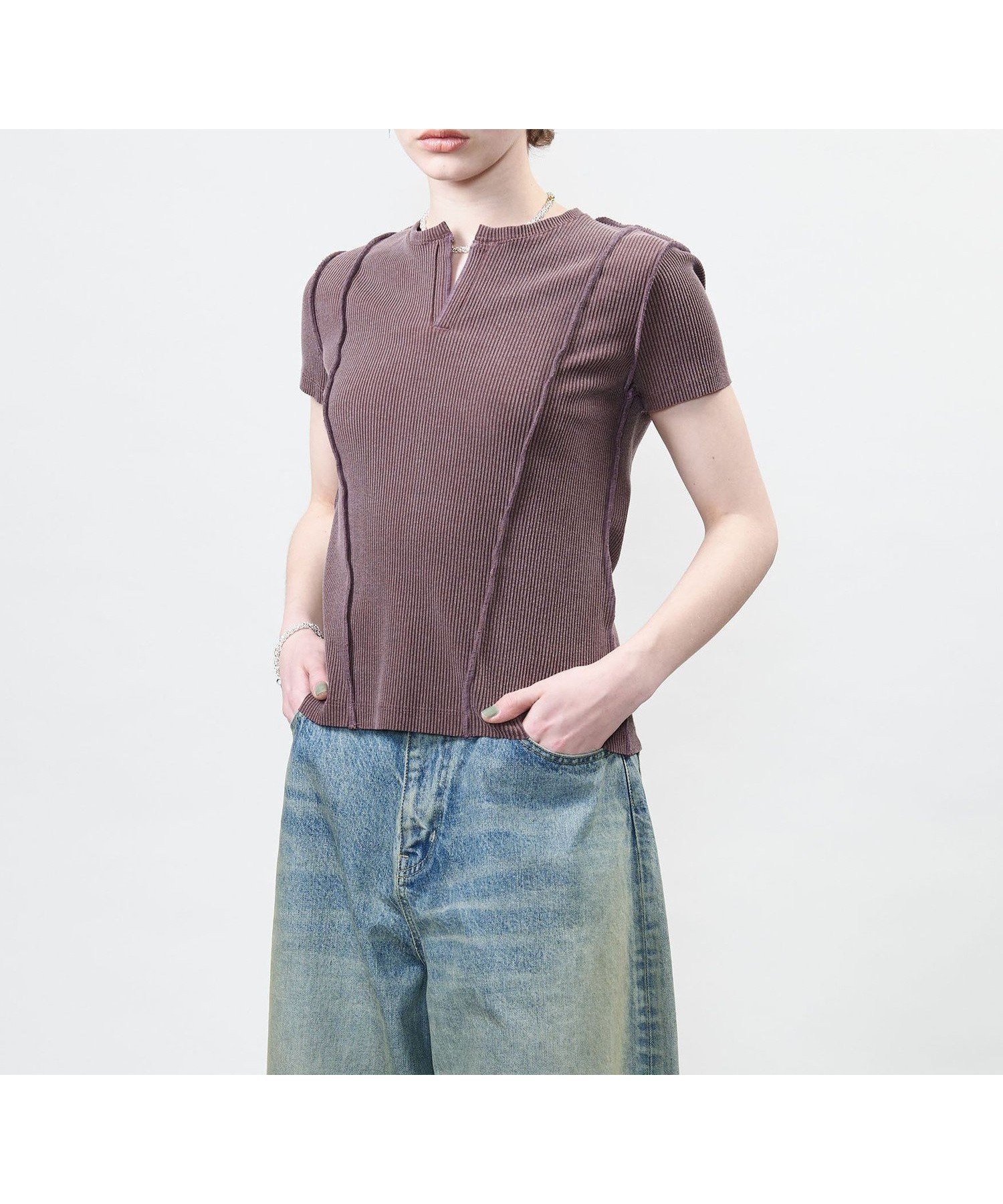 【ユナイテッドアローズ/UNITED ARROWS】のASTRAET リブ キーネック カットソー インテリア・キッズ・メンズ・レディースファッション・服の通販 founy(ファニー) 　ファッション　Fashion　レディースファッション　Fashion for Women　トップス・カットソー　Cut & Sew Tops　カットソー・ベーシックTシャツ　Cut-and-Sewn Tops / Stretch Tees & Basics　カットソー　Cut and Sewn Top　ギャザー　Gathered, Ruffled　コンパクト　Compact, Small Size　デニム　Denim, Jeans Material　アウトレット　Outlet / Clearance　MD.BROWN|ID: prp329100004785011 ipo3291000000034736850