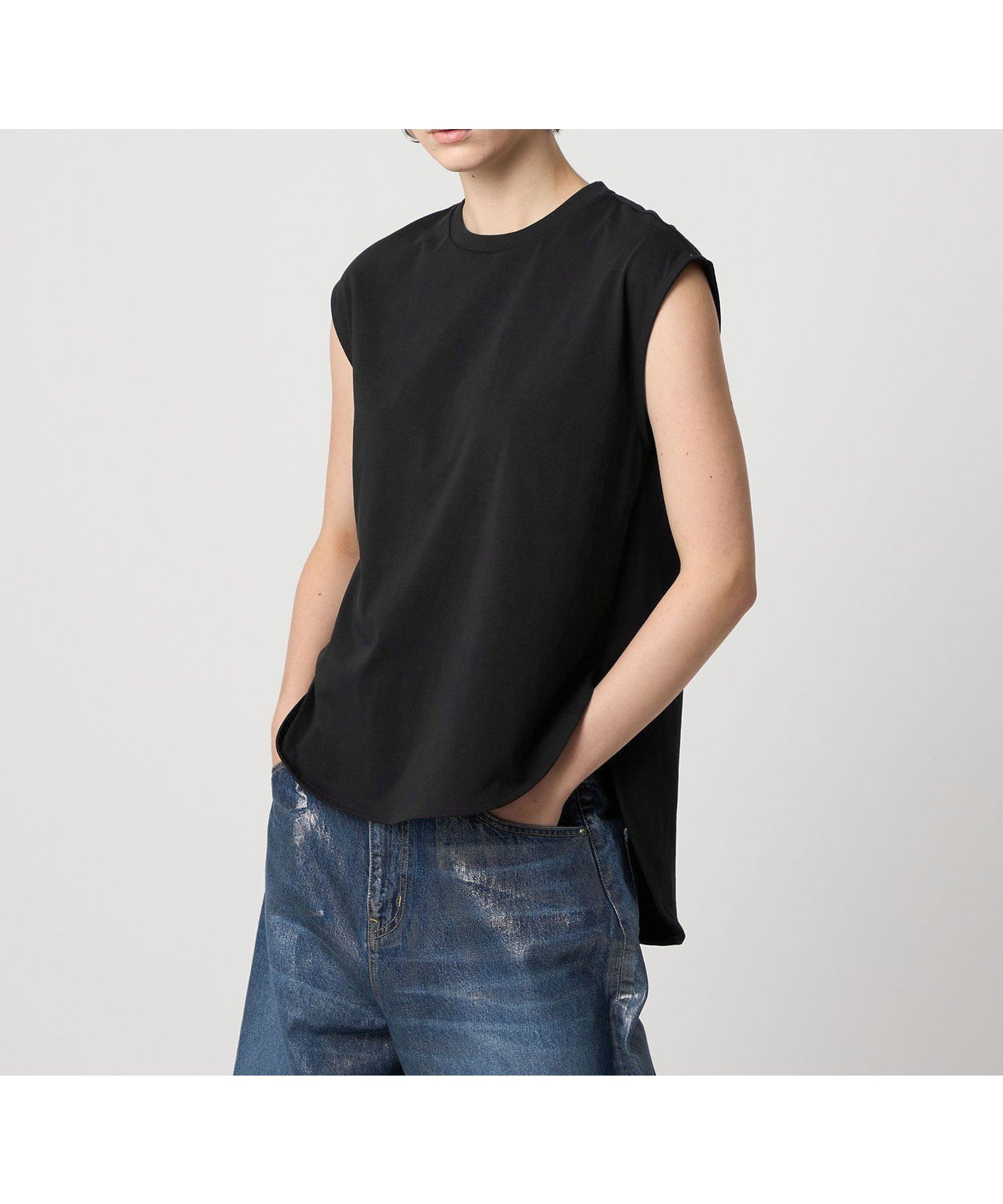 【ユナイテッドアローズ/UNITED ARROWS】のASTRAET テンジク クルーネック ノースリーブTシャツ インテリア・キッズ・メンズ・レディースファッション・服の通販 founy(ファニー) 　ファッション　Fashion　レディースファッション　Fashion for Women　トップス・カットソー　Cut & Sew Tops　キャミソール&ノースリーブ　Camisoles & Sleeveless Tops　シャツ・ブラウス・オフィスカジュアル　Elegant Blouses & Button-Ups　ロングTシャツ・Tシャツ　Longline T-Shirts & Tees　カットソー　Cut and Sewn Top　タイトスカート　Pencil Skirt, Tight Skirt　デニム　Denim, Jeans Material　ノースリーブ　Sleeveless, No-Sleeve　バランス　Balance, Style Balance　アウトレット　Outlet / Clearance　BLACK|ID: prp329100004785033 ipo3291000000034736922