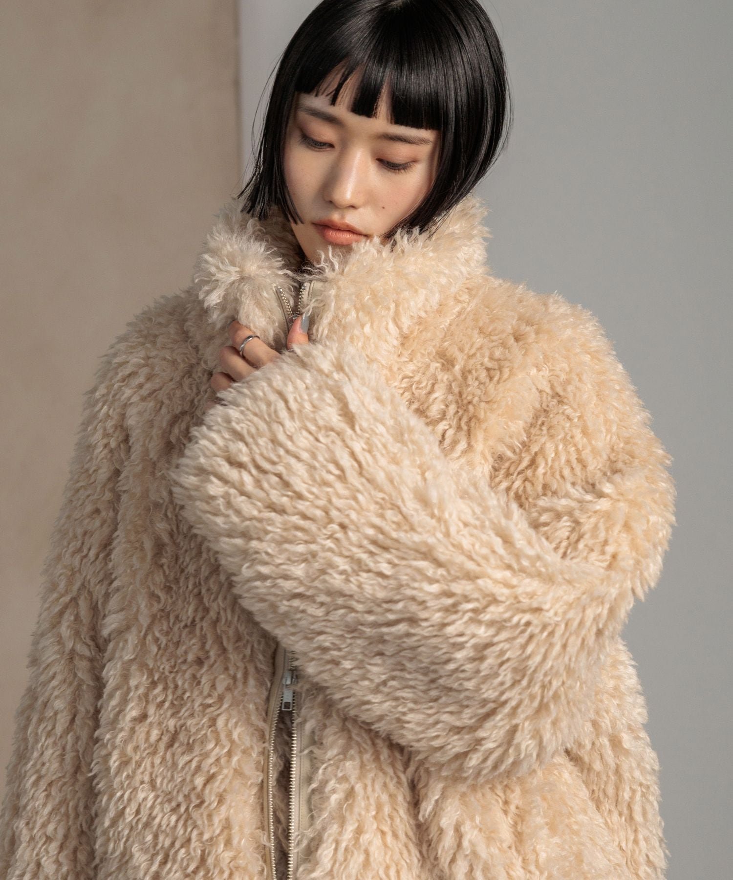 【ローリーズファーム/LOWRYS FARM】のプードルファーブルゾン インテリア・キッズ・メンズ・レディースファッション・服の通販 founy(ファニー) 　ファッション　Fashion　レディースファッション　Fashion for Women　アウター　Coat / Outerwear Collection　ブルゾンジャケット・スポーティアウター　Blouson Jackets　シンプル　Simple, Minimal　スウェット / スエット　Sweatshirt, Sweatwear　スタンド　Stand Collar, Upright Stand　フロント　Front, Front Design　ロング　Long, Long-Length　ワイド　Wide, Wide Fit　軽量　Lightweight, Ultra Light　防寒　Cold Protection, Winter-Ready　アイボリー|ID: prp329100004785037 ipo3291000000034736939