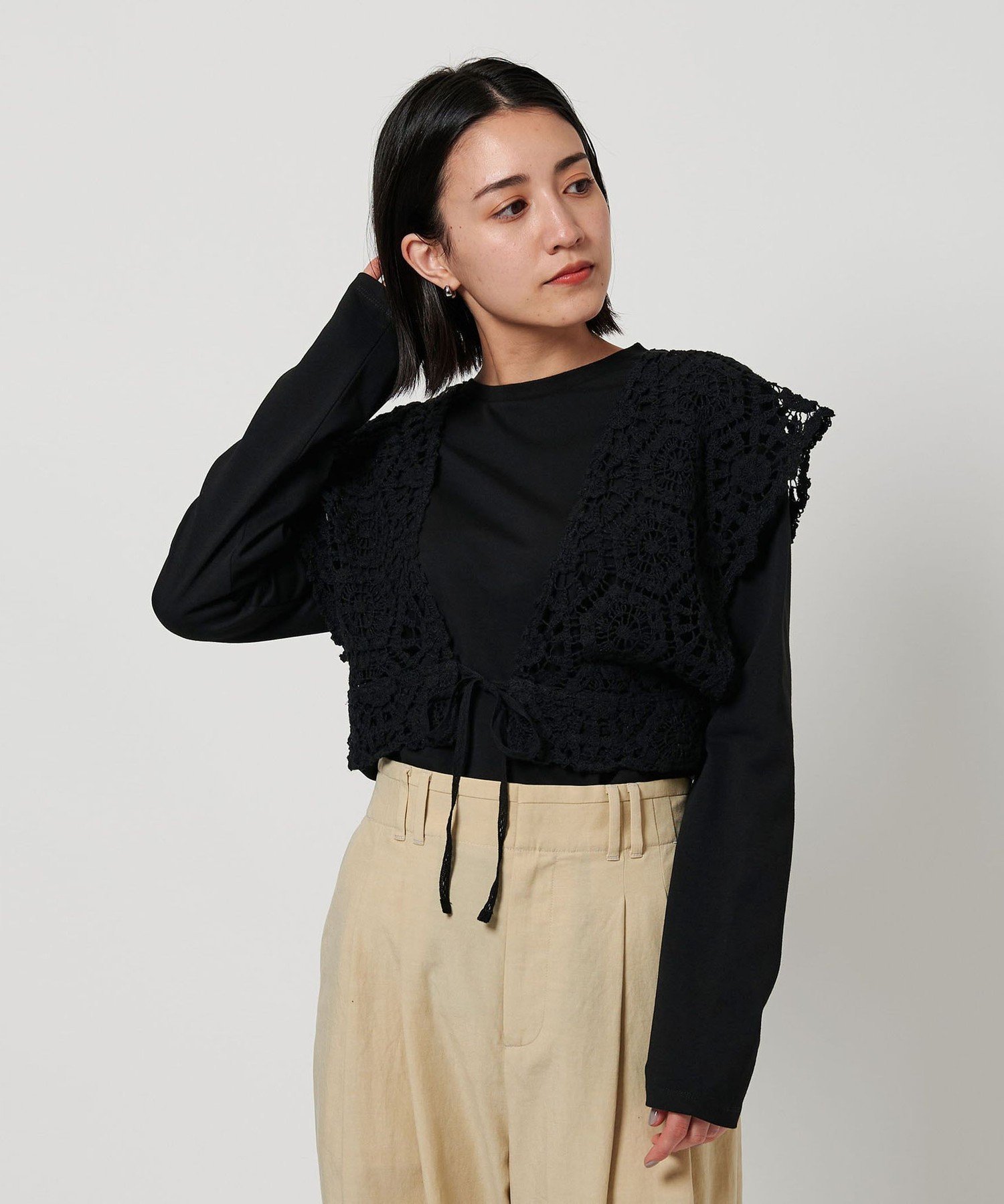 【ユナイテッドアローズ/UNITED ARROWS】のレースベスト*ロングTシャツ レイヤードセット インテリア・キッズ・メンズ・レディースファッション・服の通販 founy(ファニー) 　ファッション　Fashion　レディースファッション　Fashion for Women　アウター　Coat / Outerwear Collection　トップス・カットソー　Cut & Sew Tops　シャツ・ブラウス・オフィスカジュアル　Elegant Blouses & Button-Ups　ロングTシャツ・Tシャツ　Longline T-Shirts & Tees　ベスト&ジレ / 重ね着スタイル　Vests & Gilets　インナー　Innerwear　カットソー　Cut and Sewn Top　キャミソール　Camisole, Spaghetti Strap Top　スリーブ　Sleeve, Long Sleeve / Short Sleeve　タンク　Tank Top, Sleeveless Top　トレンド　Trend, Trending Now　プリント　Print, Printed Pattern　プレーン　Plain, Simple　ベスト　Vest, Waistcoat　レース　Lace, Lace Fabric　ロング　Long, Long-Length　アウトレット　Outlet / Clearance　BLACK|ID: prp329100004785038 ipo3291000000034736940