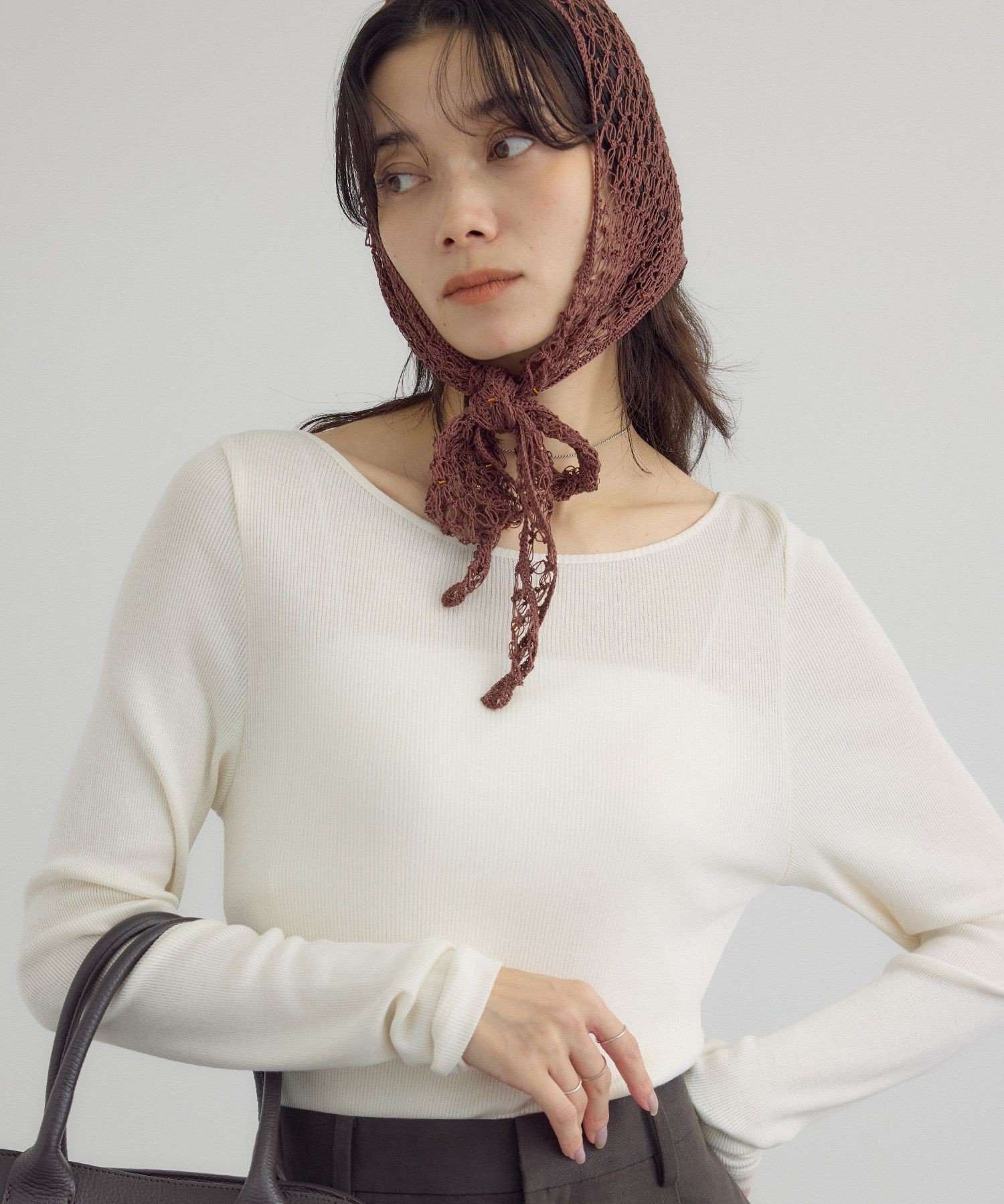 【サロン アダム エ ロペ/SALON adam et rope'】のHug Silkラウンドネックプルオーバー 3 / 新色追加 インテリア・キッズ・メンズ・レディースファッション・服の通販 founy(ファニー) 　ファッション　Fashion　レディースファッション　Fashion for Women　トップス・カットソー　Cut & Sew Tops　カジュアルプルオーバー・ニットトップス　Pullovers & Knit Tops / Casual Pullovers　インナー　Innerwear　春　Spring　カーディガン　Cardigan, Knitwear　シルク　Silk, 100% Silk　シンプル　Simple, Minimal　ジャケット　Jacket, Outerwear　スリーブ　Sleeve, Long Sleeve / Short Sleeve　デコルテ　Décolleté, Neckline　デニム　Denim, Jeans Material　ハイネック　High Neck, Mock Neck　ベーシック　Basic, Essential　ロング　Long, Long-Length　ワイド　Wide, Wide Fit　A/W・秋冬　Autumn/Winter　S/S・春夏　SS, Spring/Summer, Warm Season　夏　Summer　エレガント 上品　Elegant　ホワイト(10)|ID: prp329100004785083 ipo3291000000035173466