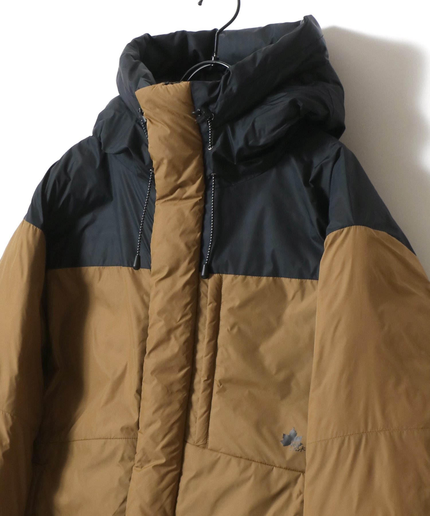 【ラザル/LAZAR】のLOGOS ロゴス ファイバーダウンジャケット 中綿ブルゾン メンズ 切替え 撥水 加工 アウター インテリア・キッズ・メンズ・レディースファッション・服の通販 founy(ファニー) 　ファッション　Fashion　レディースファッション　Fashion for Women　アウター　Coat / Outerwear Collection　レディースジャケット・軽アウター　Jackets　ブルゾンジャケット・スポーティアウター　Blouson Jackets　アウトドア　Outdoor Clothing　カーゴパンツ　Cargo Pants, Utility Pants　キャップ　Cap, Baseball Cap　キルティング　Quilted, Quilting　クラシカル　Classical, Vintage-Inspired　ジャケット　Jacket, Outerwear　ストライプ　Stripe, Striped Pattern　スニーカー　Sneakers, Trainers　スポーツ　Sports, Activewear　スラックス　Slacks, Dress Pants　センター　Center, Center Line　セーター　Sweater, Knitwear　ダウン　Down, Puffer　デニム　Denim, Jeans Material　トレンド　Trend, Trending Now　定番　Standard, Basic Item　人気　Popular, Best Seller　パーカー　Hoodie, Parka　ビッグ　Big, Oversized　フレア　Flare, Flared　ブルゾン　Blouson, Bomber Jacket　ベスト　Vest, Waistcoat　ベーシック　Basic, Essential　防寒　Cold Protection, Winter-Ready　ミリタリー　Military, Army Style　ベージュ系その他2|ID: prp329100004785084 ipo3291000000034737153