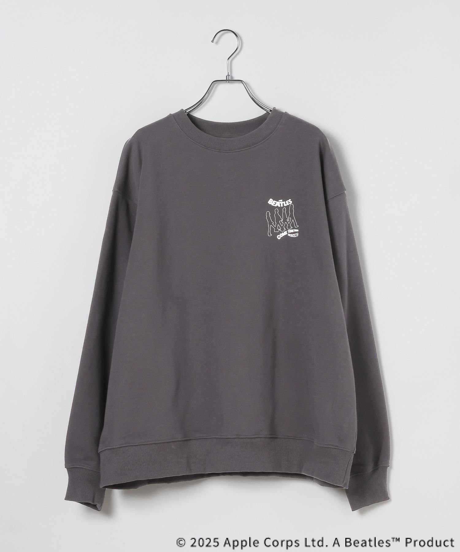 【レプシィム ローリーズファーム/LEPSIM LOWRYS FARM】の【THE BEATLES】スウェット インテリア・キッズ・メンズ・レディースファッション・服の通販 founy(ファニー) 　ファッション　Fashion　レディースファッション　Fashion for Women　トップス・カットソー　Cut & Sew Tops　レディースパーカー・カジュアルフーディー　Casual Hoodies & Sweatshirts　スウェット・クルーネックトップス　Sweatshirts & Crewnecks / Relaxed Fit Sweat Tops　おすすめ　Recommended / Our Picks　ジャケット　Jacket, Outerwear　スウェット / スエット　Sweatshirt, Sweatwear　バランス　Balance, Style Balance　プリント　Print, Printed Pattern　人気　Popular, Best Seller　チャコール19|ID: prp329100004785096 ipo3291000000035172505