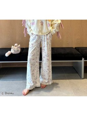 【スナイデル ホーム/SNIDEL HOME】の【The Aristocats】スウェットプルオーバー 人気、トレンドファッション・服の通販 founy(ファニー) ファッション Fashion レディースファッション Fashion for Women トップス・カットソー Cut & Sew Tops レディースパーカー・カジュアルフーディー Casual Hoodies & Sweatshirts カジュアルプルオーバー・ニットトップス Pullovers & Knit Tops / Casual Pullovers スウェット・クルーネックトップス Sweatshirts & Crewnecks / Relaxed Fit Sweat Tops カラフル Colorful Design コレクション Collection, Seasonal Line ショート Short, Short Length スウェット / スエット Sweatshirt, Sweatwear スマート Smart, Elegant チャーム Charm, Pendant 猫 Cat, Kitty フリル Frill, Ruffle フロント Front, Front Design プリント Print, Printed Pattern リボン Ribbon, Bow レース Lace, Lace Fabric ロング Long, Long-Length おすすめ Recommended / Our Picks お家時間・ステイホーム Stay Home / At Home |ID:prp329100004785132