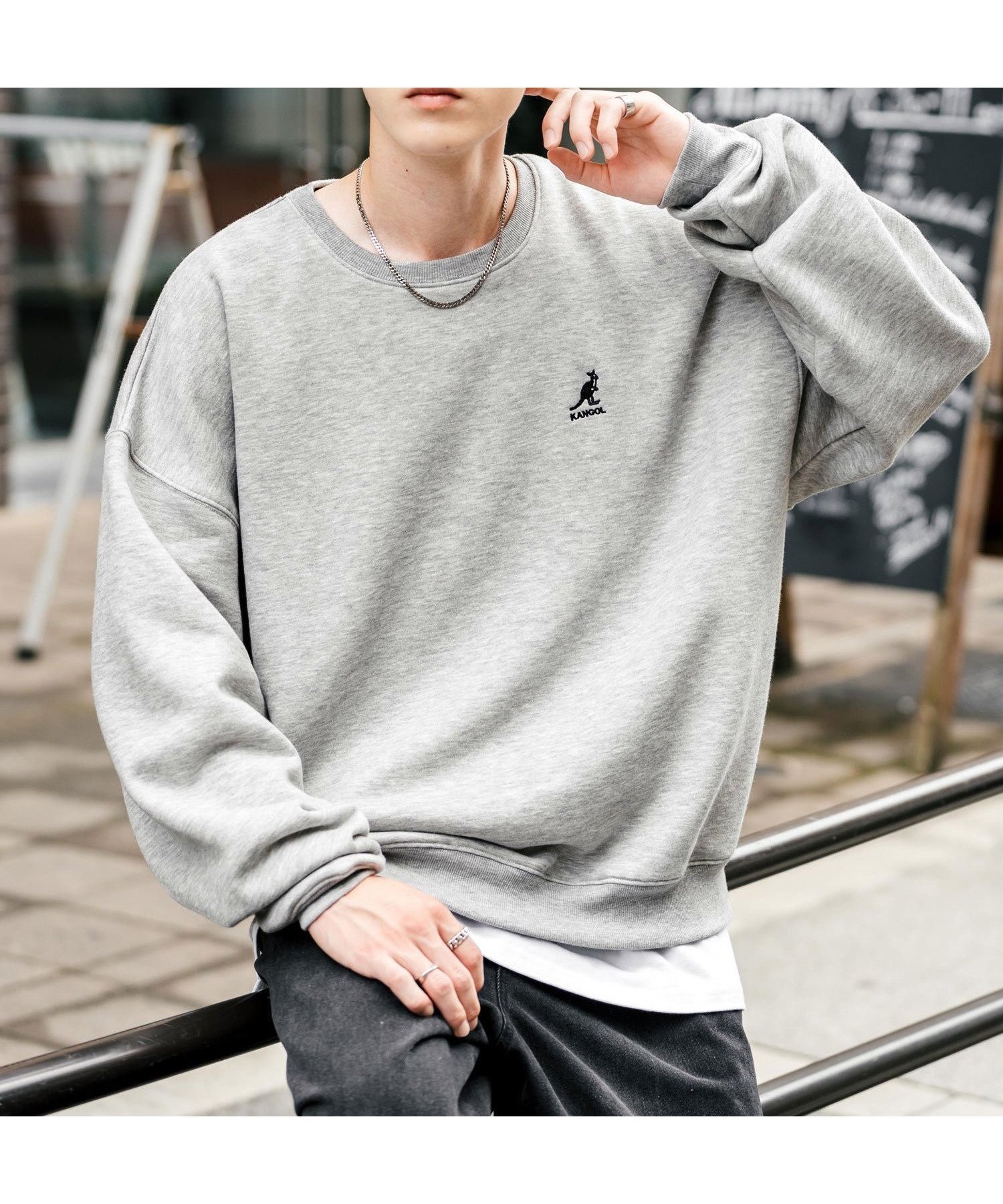 【ロッキーモンロー/Rocky Monroe】の【KANGOL】別注コラボ ロゴ刺繍スウェット インテリア・キッズ・メンズ・レディースファッション・服の通販 founy(ファニー) 　ファッション　Fashion　レディースファッション　Fashion for Women　トップス・カットソー　Cut & Sew Tops　レディースパーカー・カジュアルフーディー　Casual Hoodies & Sweatshirts　スウェット・クルーネックトップス　Sweatshirts & Crewnecks / Relaxed Fit Sweat Tops　コラボ　Collaboration, Collab　切替　Switching, Contrast Panel　軽量　Lightweight, Ultra Light　シンプル　Simple, Minimal　スウェット / スエット　Sweatshirt, Sweatwear　トレンド　Trend, Trending Now　人気　Popular, Best Seller　ハイネック　High Neck, Mock Neck　パイピング　Piping, Trim Design　別注　Limited Edition, Custom Order　無地　Plain, Solid Color　リラックス　Relax, Relaxed Fit　ワイド　Wide, Wide Fit　ワンポイント　One Point, Statement Accent　エレガント 上品　Elegant　2025年　2025　2025-2026秋冬・A/W　Autumn/Winter 2025–26 AW25–26　杢.グレー|ID: prp329100004785159 ipo3291000000034737476