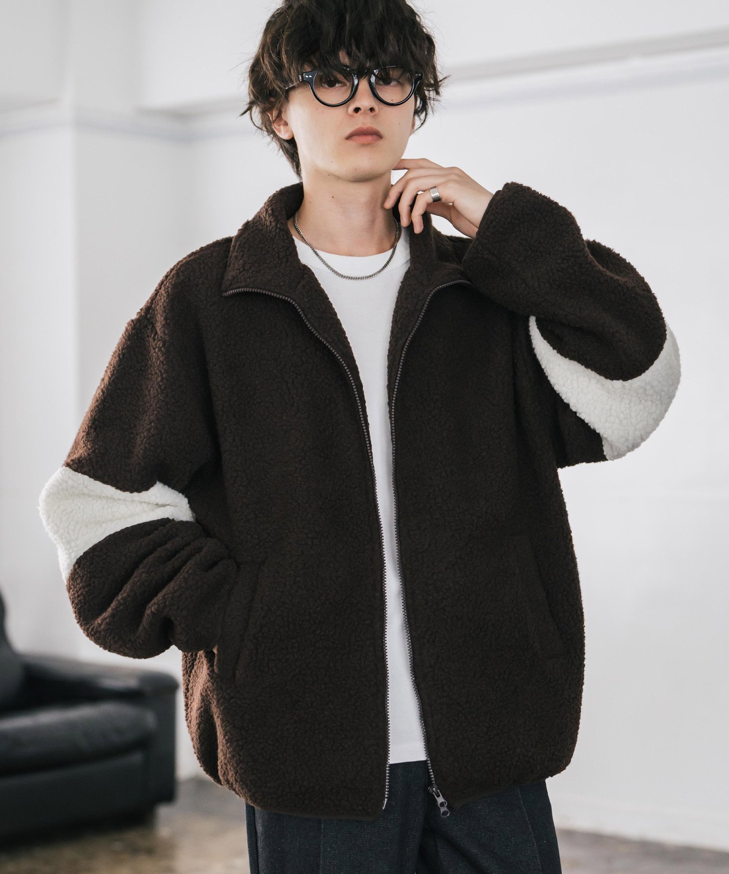 【ロッキーモンロー/Rocky Monroe】のオーバーサイズ袖ライン配色切替スタンドネックボアブルゾン インテリア・キッズ・メンズ・レディースファッション・服の通販 founy(ファニー) ファッション Fashion レディースファッション Fashion for Women アウター Coat / Outerwear Collection ブルゾンジャケット・スポーティアウター Blouson Jackets アウトドア Outdoor Clothing インナー Innerwear カットソー Cut and Sewn Top 切替 Switching, Contrast Panel シンプル Simple, Minimal ジップ Zip, Zipper ジャケット Jacket, Outerwear スウェット / スエット Sweatshirt, Sweatwear バルーン Balloon, Balloon Silhouette パイピング Piping, Trim Design パーカー Hoodie, Parka ビッグ Big, Oversized ボックス Boxy, Box Shape 防寒 Cold Protection, Winter-Ready メンズ Men's, Menswear リラックス Relax, Relaxed Fit ルーズ Loose, Oversized 再入荷 Restock / Back in Stock おすすめ Recommended / Our Picks ブラウン|ID: prp329100004785223 ipo3291000000034841581