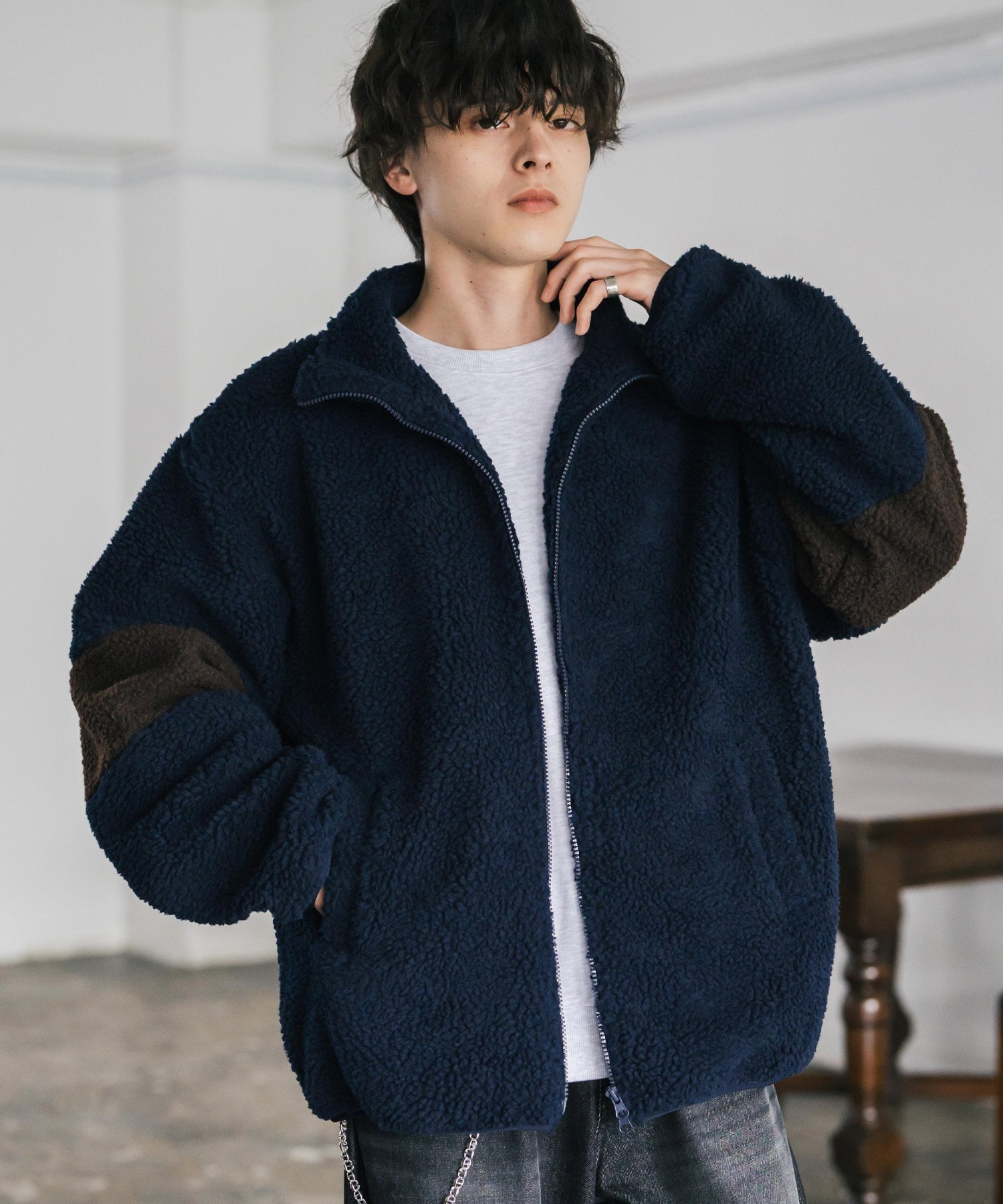 【ロッキーモンロー/Rocky Monroe】のオーバーサイズ袖ライン配色切替スタンドネックボアブルゾン インテリア・キッズ・メンズ・レディースファッション・服の通販 founy(ファニー) ファッション Fashion レディースファッション Fashion for Women アウター Coat / Outerwear Collection ブルゾンジャケット・スポーティアウター Blouson Jackets アウトドア Outdoor Clothing インナー Innerwear カットソー Cut and Sewn Top 切替 Switching, Contrast Panel シンプル Simple, Minimal ジップ Zip, Zipper ジャケット Jacket, Outerwear スウェット / スエット Sweatshirt, Sweatwear バルーン Balloon, Balloon Silhouette パイピング Piping, Trim Design パーカー Hoodie, Parka ビッグ Big, Oversized ボックス Boxy, Box Shape 防寒 Cold Protection, Winter-Ready メンズ Men's, Menswear リラックス Relax, Relaxed Fit ルーズ Loose, Oversized 再入荷 Restock / Back in Stock おすすめ Recommended / Our Picks ネイビー|ID: prp329100004785223 ipo3291000000034841585