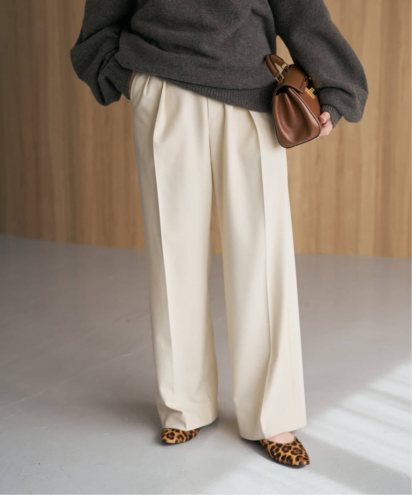 【スピック&スパン/Spick & Span】の裏起毛ジョーゼットタックイージーパンツ インテリア・キッズ・メンズ・レディースファッション・服の通販 founy(ファニー) 　ファッション　Fashion　レディースファッション　Fashion for Women　パンツ　Pants & Trousers　ウォーム　Warm Fabric　スピンドル　Spindle, Drawcord　リラックス　Relax, Relaxed Fit　エレガント 上品　Elegant　冬　Winter / This Winter　ナチュラル|ID: prp329100004785277 ipo3291000000034782762