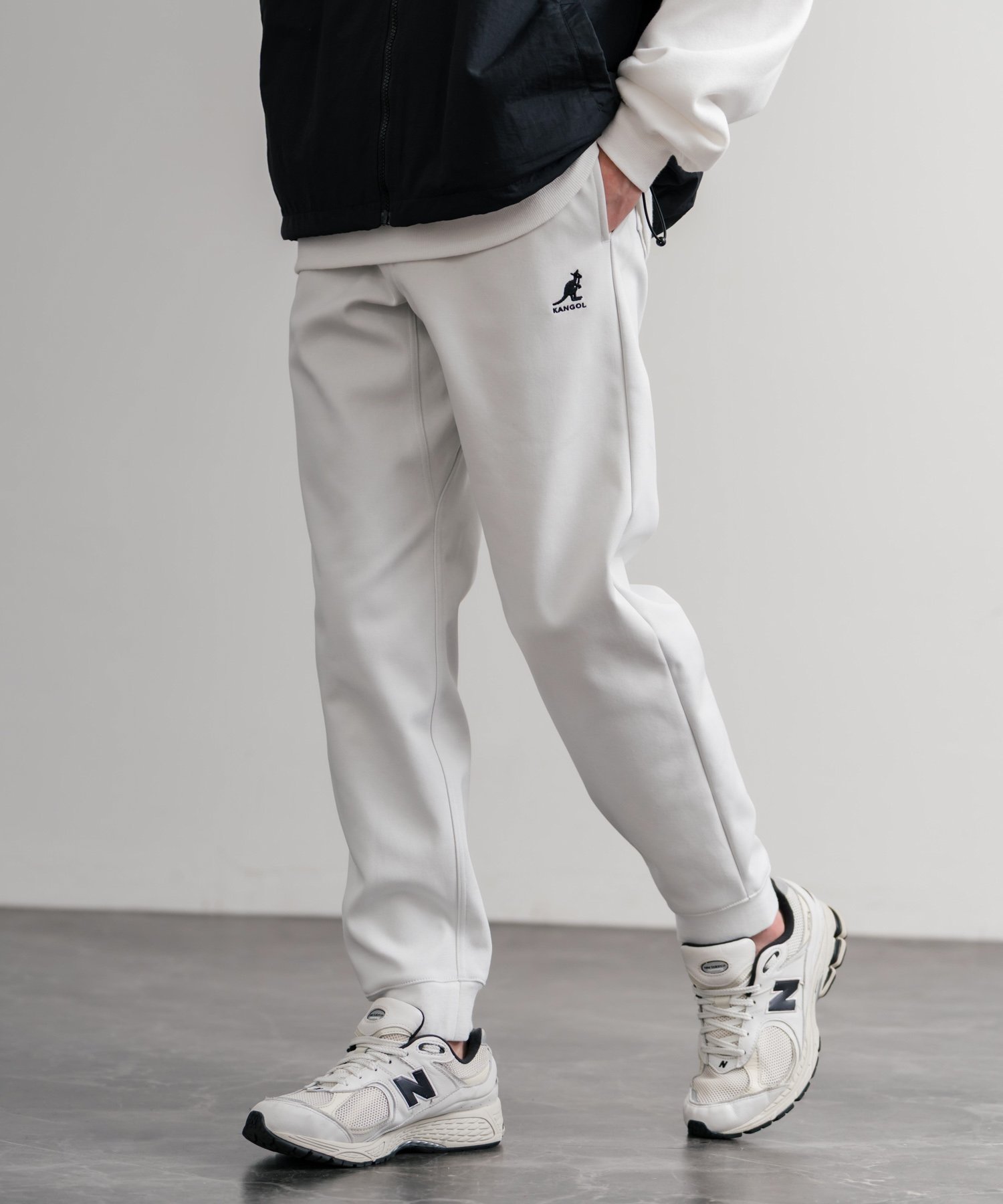 【ロッキーモンロー/Rocky Monroe】の新色追加 KANGOL 別注コラボ蓄熱裏フリースヒートジョガーイージーパンツ インテリア・キッズ・メンズ・レディースファッション・服の通販 founy(ファニー) ファッション Fashion レディースファッション Fashion for Women パンツ Pants & Trousers アウトドア Outdoor Clothing インナー Innerwear くるぶし Ankle-Length コラボ Collaboration, Collab ストレッチ Stretch, Stretchy Fabric デニム Denim, Jeans Material ドローコード Drawcord, Drawstring Cord フィット Fit, Slim Fit ボンディング Bonding, Bonded Fabric 別注 Limited Edition, Custom Order 防寒 Cold Protection, Winter-Ready メンズ Men's, Menswear リラックス Relax, Relaxed Fit 再入荷 Restock / Back in Stock おすすめ Recommended / Our Picks エレガント 上品 Elegant ゴルフ Golf 2025年 2025 2025-2026秋冬・A/W Autumn/Winter 2025–26 AW25–26 ホワイト|ID: prp329100004785299 ipo3291000000034782783