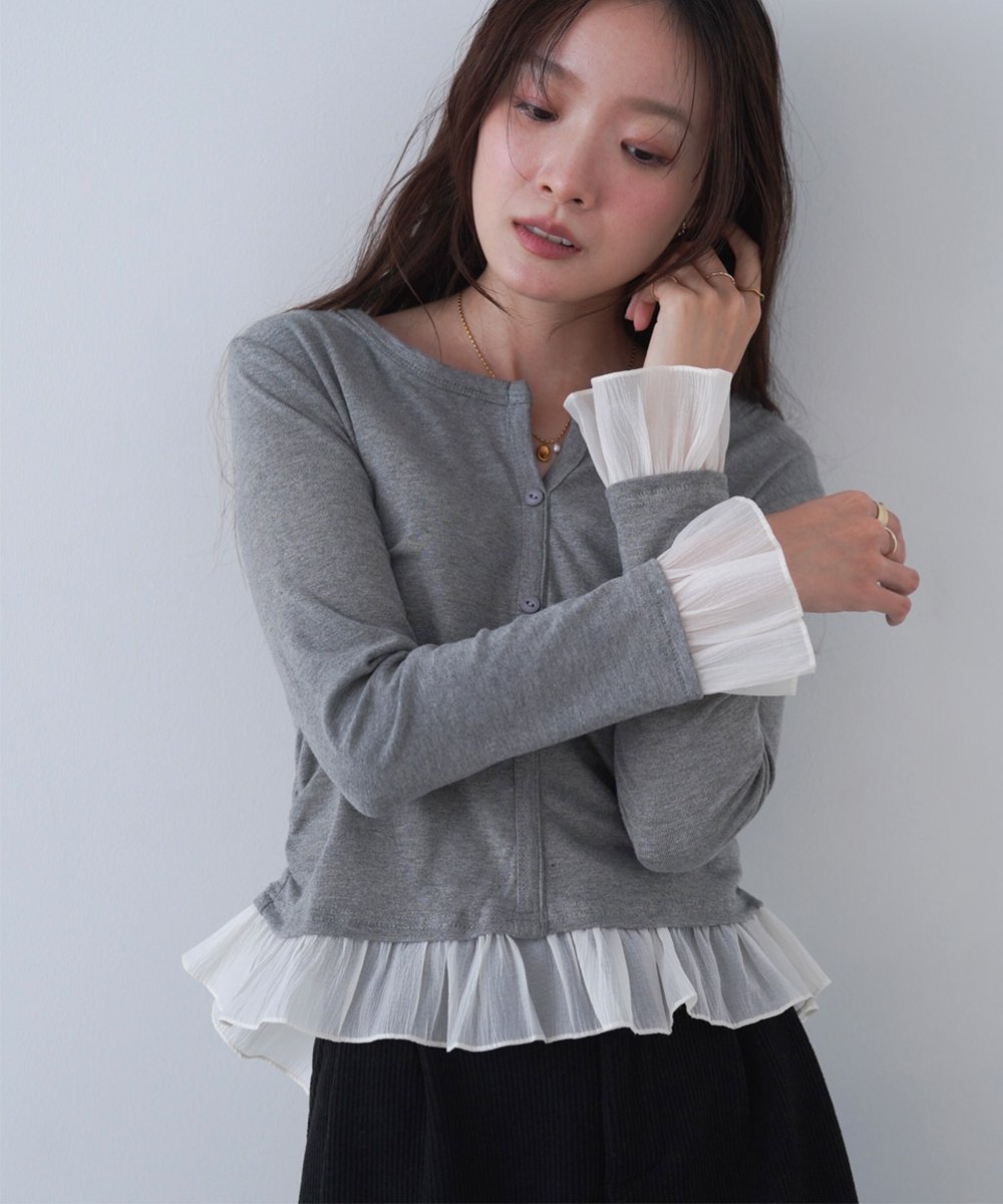 【バブ ブージュルード/Bab Bou Jeloud】の裾フリルヘンリーネックカットソー インテリア・キッズ・メンズ・レディースファッション・服の通販 founy(ファニー) 　ファッション　Fashion　レディースファッション　Fashion for Women　トップス・カットソー　Cut & Sew Tops　カットソー・ベーシックTシャツ　Cut-and-Sewn Tops / Stretch Tees & Basics　インナー　Innerwear　シンプル　Simple, Minimal　スマート　Smart, Elegant　スラックス　Slacks, Dress Pants　チェック　Check, Plaid, Tartan　デニム　Denim, Jeans Material　なめらか　Smooth, Silky Texture　フェミニン　Feminine, Girly　フリル　Frill, Ruffle　フレア　Flare, Flared　フロント　Front, Front Design　再入荷　Restock / Back in Stock　おすすめ　Recommended / Our Picks　GRAY|ID: prp329100004785353 ipo3291000000035034228