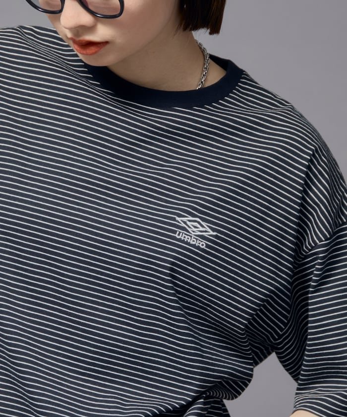 【フリークスストア/FREAK'S STORE】の別注 UMBRO ボーダークルーネックTシャツ/ボーダーTee/刺繍ロゴ/アンブロ/ユニセックス【限定展開】 25SS インテリア・キッズ・メンズ・レディースファッション・服の通販 founy(ファニー) ファッション Fashion レディースファッション Fashion for Women トップス・カットソー Cut & Sew Tops シャツ・ブラウス・オフィスカジュアル Elegant Blouses & Button-Ups ロングTシャツ・Tシャツ Longline T-Shirts & Tees 2025年 2025 2025春夏・S/S Spring/Summer 2025 SS25 シンプル Simple, Minimal ボーダー Border, Stripe 別注 Limited Edition, Custom Order 夏 Summer S/S・春夏 SS, Spring/Summer, Warm Season ブラック|ID: prp329100004785388 ipo3291000000034837229