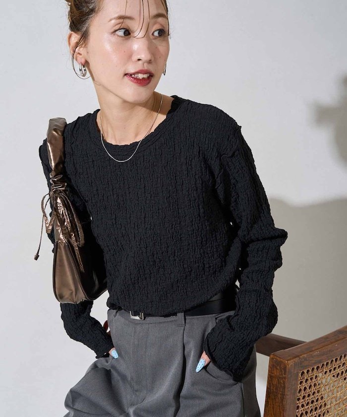 【フリークスストア/FREAK'S STORE】のカット シャーリング ポコポコ メロー デザイン ロングスリーブ Tシャツ【限定展開】 25AW インテリア・キッズ・メンズ・レディースファッション・服の通販 founy(ファニー) 　ファッション　Fashion　レディースファッション　Fashion for Women　トップス・カットソー　Cut & Sew Tops　シャツ・ブラウス・オフィスカジュアル　Elegant Blouses & Button-Ups　ロングTシャツ・Tシャツ　Longline T-Shirts & Tees　2025年　2025　2025-2026秋冬・A/W　Autumn/Winter 2025–26 AW25–26　冬　Winter / This Winter　おすすめ　Recommended / Our Picks　インナー　Innerwear　キャミワンピース　Cami Dress, Slip Dress　サロペット　Overalls, Salopette　シャーリング　Shirring, Ruched　シンプル　Simple, Minimal　スラックス　Slacks, Dress Pants　スリーブ　Sleeve, Long Sleeve / Short Sleeve　デニム　Denim, Jeans Material　トレンド　Trend, Trending Now　ベーシック　Basic, Essential　ロング　Long, Long-Length　エレガント 上品　Elegant　A/W・秋冬　Autumn/Winter　ブラック|ID: prp329100004785403 ipo3291000000034789183