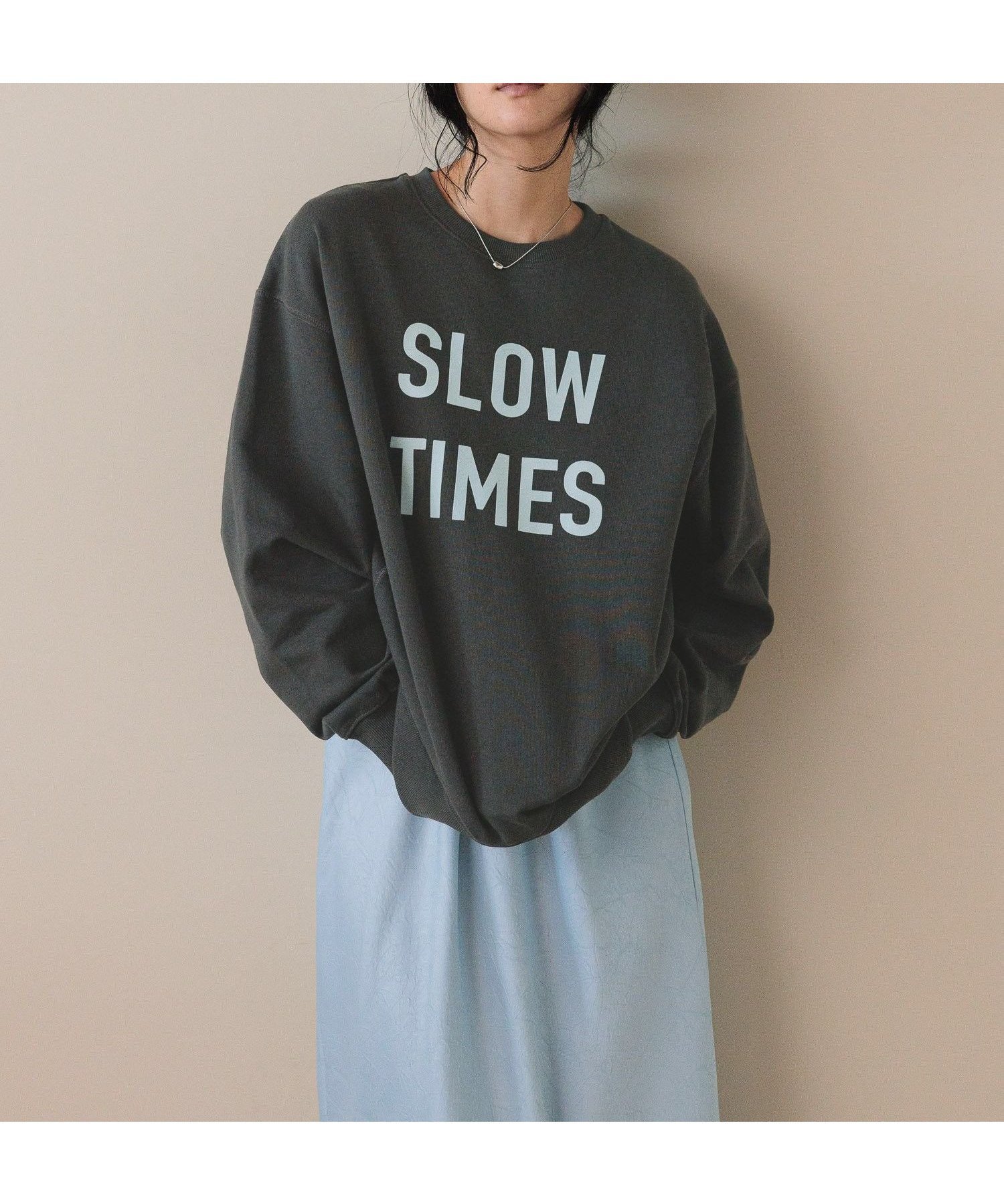 【ローリーズファーム/LOWRYS FARM】のUSAロゴウラケプルオーバー インテリア・キッズ・メンズ・レディースファッション・服の通販 founy(ファニー) 　ファッション　Fashion　レディースファッション　Fashion for Women　トップス・カットソー　Cut & Sew Tops　カジュアルプルオーバー・ニットトップス　Pullovers & Knit Tops / Casual Pullovers　プリント　Print, Printed Pattern　ラバー　Rubber, Rubber Sole　今季　This Season, Current Season　定番　Standard, Basic Item　A/W・秋冬　Autumn/Winter　チャコールグレー18|ID: prp329100004785413 ipo3291000000034769898