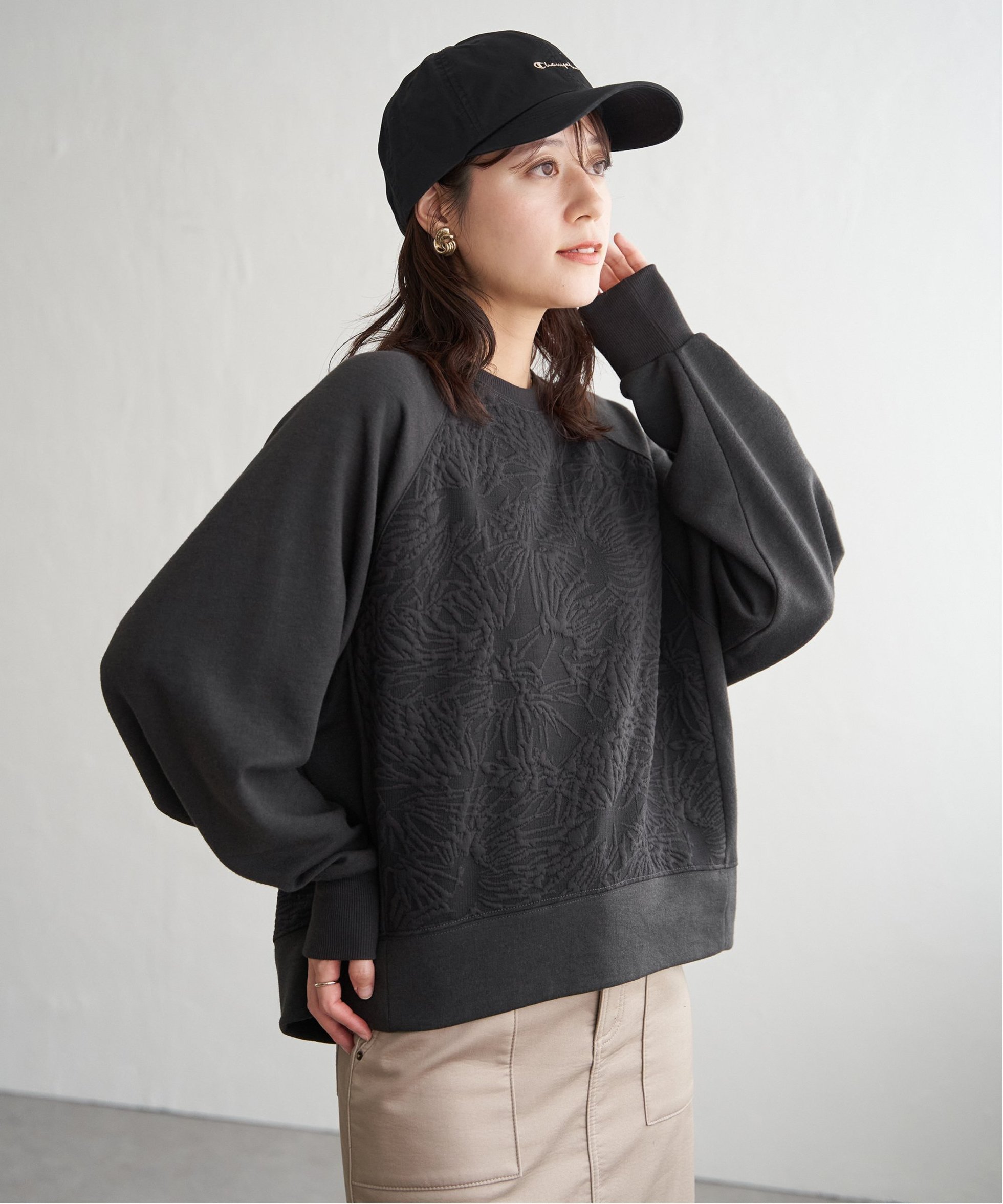 【イッカ/ikka】のアートジャガードラグランプルオーバー インテリア・キッズ・メンズ・レディースファッション・服の通販 founy(ファニー) 　ファッション　Fashion　レディースファッション　Fashion for Women　トップス・カットソー　Cut & Sew Tops　カジュアルプルオーバー・ニットトップス　Pullovers & Knit Tops / Casual Pullovers　シンプル　Simple, Minimal　スリーブ　Sleeve, Long Sleeve / Short Sleeve　チャコール|ID: prp329100004785431 ipo3291000000034738700