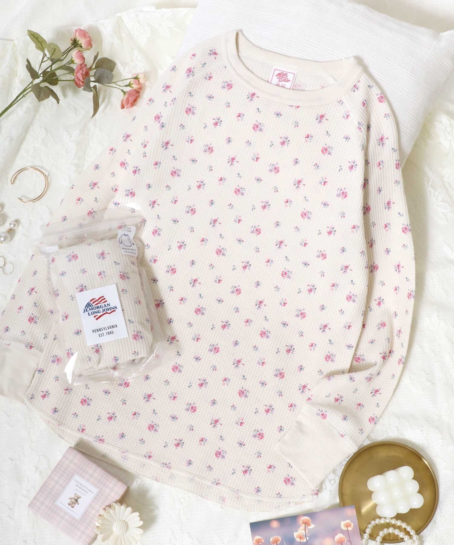 【サロン ハミュー/salong hameu】のJEMORGAN ジェーイーモーガン 花柄 総柄 ワッフル 長袖 Tシャツ レディース サーマル ロンT 人気、トレンドファッション・服の通販 founy(ファニー) 　ファッション　Fashion　レディースファッション　Fashion for Women　トップス・カットソー　Cut & Sew Tops　シャツ・ブラウス・オフィスカジュアル　Elegant Blouses & Button-Ups　ロングTシャツ・Tシャツ　Longline T-Shirts & Tees　花柄・フラワープリント・モチーフ　Floral Prints & Motifs / Flower Pattern Tops　アウトドア　Outdoor Clothing　インナー　Innerwear　春　Spring　カーゴパンツ　Cargo Pants, Utility Pants　キャミワンピース　Cami Dress, Slip Dress　サーマル　Thermal, Waffle Knit　シンプル　Simple, Minimal　ジャケット　Jacket, Outerwear　スニーカー　Sneakers, Trainers　スパンコール　Sequins, Sequin Embellishment　スポーツ　Sports, Activewear　スリーブ　Sleeve, Long Sleeve / Short Sleeve　ダウン　Down, Puffer　デニム　Denim, Jeans Material　人気　Popular, Best Seller　長袖　Long Sleeve, Full Sleeve　バレエ　Ballet, Ballet Style　ビスチェ　Bustier, Corset Top　フィット　Fit, Slim Fit　フリル　Frill, Ruffle　プリント　Print, Printed Pattern　ベスト　Vest, Waistcoat　レース　Lace, Lace Fabric　ロング　Long, Long-Length　 other-1|ID: prp329100004785446 ipo3291000000034788835