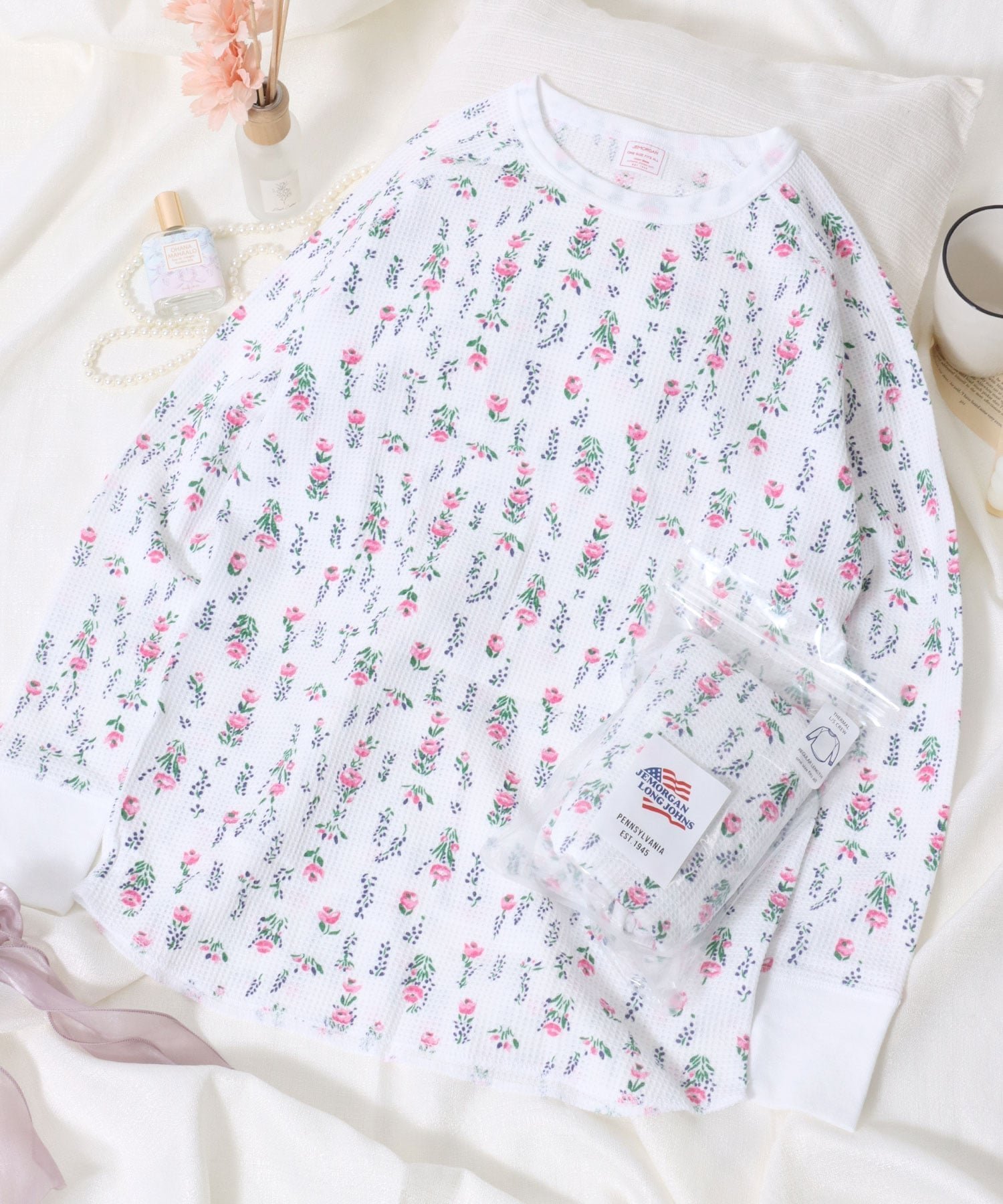 【サロン ハミュー/salong hameu】のJEMORGAN ジェーイーモーガン 花柄 総柄 ワッフル 長袖 Tシャツ レディース サーマル ロンT インテリア・キッズ・メンズ・レディースファッション・服の通販 founy(ファニー) 　ファッション　Fashion　レディースファッション　Fashion for Women　トップス・カットソー　Cut & Sew Tops　シャツ・ブラウス・オフィスカジュアル　Elegant Blouses & Button-Ups　ロングTシャツ・Tシャツ　Longline T-Shirts & Tees　花柄・フラワープリント・モチーフ　Floral Prints & Motifs / Flower Pattern Tops　アウトドア　Outdoor Clothing　インナー　Innerwear　春　Spring　カーゴパンツ　Cargo Pants, Utility Pants　キャミワンピース　Cami Dress, Slip Dress　サーマル　Thermal, Waffle Knit　シンプル　Simple, Minimal　ジャケット　Jacket, Outerwear　スニーカー　Sneakers, Trainers　スパンコール　Sequins, Sequin Embellishment　スポーツ　Sports, Activewear　スリーブ　Sleeve, Long Sleeve / Short Sleeve　ダウン　Down, Puffer　デニム　Denim, Jeans Material　人気　Popular, Best Seller　長袖　Long Sleeve, Full Sleeve　バレエ　Ballet, Ballet Style　ビスチェ　Bustier, Corset Top　フィット　Fit, Slim Fit　フリル　Frill, Ruffle　プリント　Print, Printed Pattern　ベスト　Vest, Waistcoat　レース　Lace, Lace Fabric　ロング　Long, Long-Length　ホワイト系その他5|ID: prp329100004785446 ipo3291000000034788845