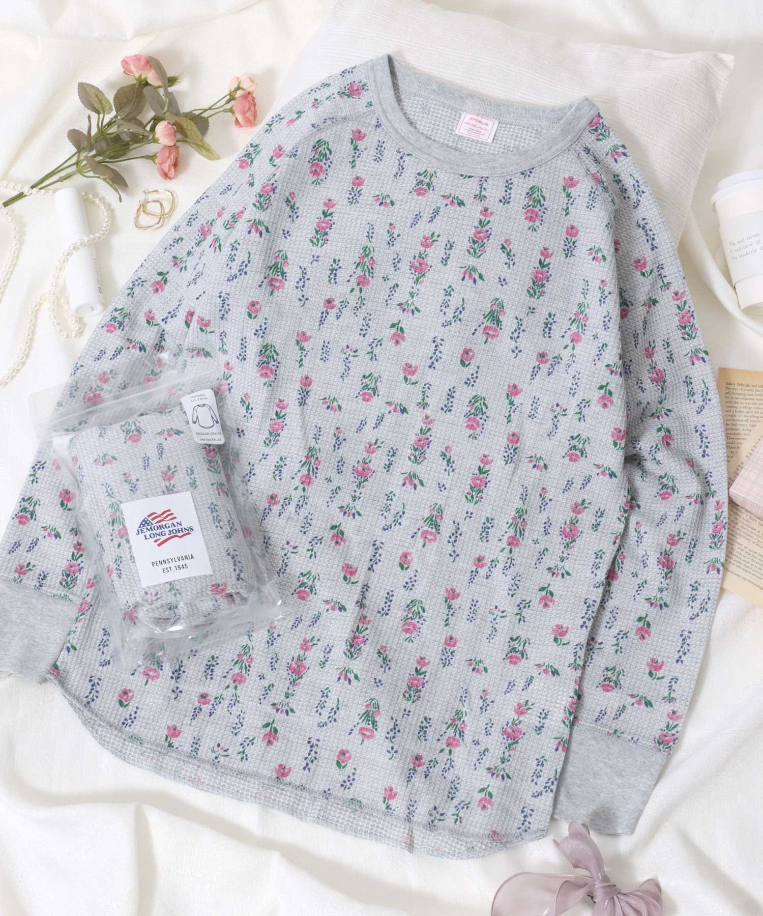 【サロン ハミュー/salong hameu】のJEMORGAN ジェーイーモーガン 花柄 総柄 ワッフル 長袖 Tシャツ レディース サーマル ロンT インテリア・キッズ・メンズ・レディースファッション・服の通販 founy(ファニー) 　ファッション　Fashion　レディースファッション　Fashion for Women　トップス・カットソー　Cut & Sew Tops　シャツ・ブラウス・オフィスカジュアル　Elegant Blouses & Button-Ups　ロングTシャツ・Tシャツ　Longline T-Shirts & Tees　花柄・フラワープリント・モチーフ　Floral Prints & Motifs / Flower Pattern Tops　アウトドア　Outdoor Clothing　インナー　Innerwear　春　Spring　カーゴパンツ　Cargo Pants, Utility Pants　キャミワンピース　Cami Dress, Slip Dress　サーマル　Thermal, Waffle Knit　シンプル　Simple, Minimal　ジャケット　Jacket, Outerwear　スニーカー　Sneakers, Trainers　スパンコール　Sequins, Sequin Embellishment　スポーツ　Sports, Activewear　スリーブ　Sleeve, Long Sleeve / Short Sleeve　ダウン　Down, Puffer　デニム　Denim, Jeans Material　人気　Popular, Best Seller　長袖　Long Sleeve, Full Sleeve　バレエ　Ballet, Ballet Style　ビスチェ　Bustier, Corset Top　フィット　Fit, Slim Fit　フリル　Frill, Ruffle　プリント　Print, Printed Pattern　ベスト　Vest, Waistcoat　レース　Lace, Lace Fabric　ロング　Long, Long-Length　グレー系その他|ID: prp329100004785446 ipo3291000000034788847