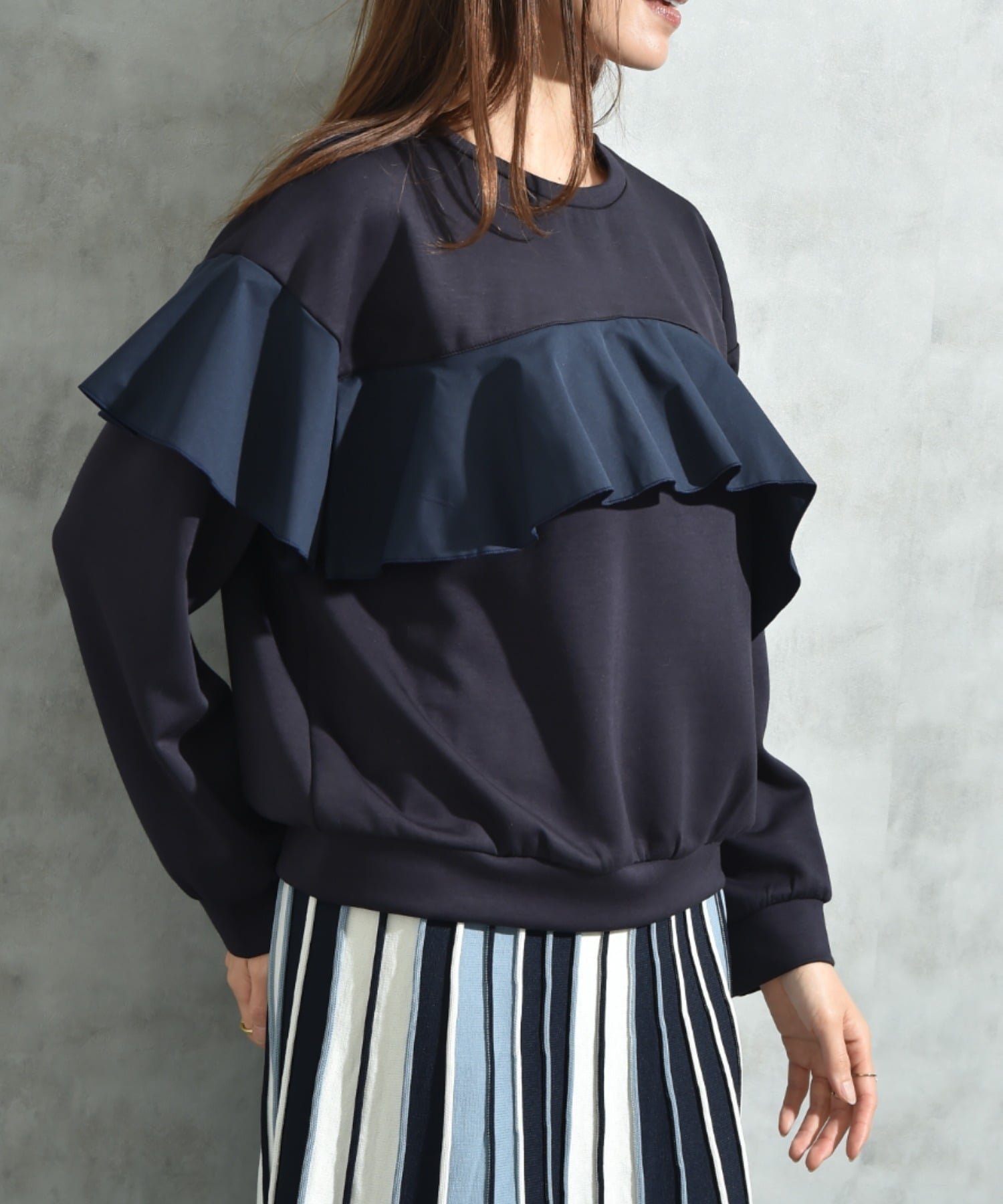 【インタープラネット/INTERPLANET】のスポンジリバーアシメフリルプルオーバー インテリア・キッズ・メンズ・レディースファッション・服の通販 founy(ファニー) 　ファッション　Fashion　レディースファッション　Fashion for Women　トップス・カットソー　Cut & Sew Tops　カジュアルプルオーバー・ニットトップス　Pullovers & Knit Tops / Casual Pullovers　ショルダー　Shoulder, Shoulder Strap　シンプル　Simple, Minimal　ドロップ　Drop Shoulder, Dropped Style　ベーシック　Basic, Essential　ボトム　Bottoms, Lower Wear　軽量　Lightweight, Ultra Light　ネイビー|ID: prp329100004785458 ipo3291000000034790274