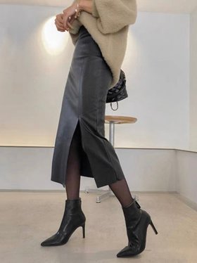 【ディアベル/DIAVEL】のフロントスリット入りフェイクレザースカート 人気、トレンドファッション・服の通販 founy(ファニー) ファッション Fashion レディースファッション Fashion for Women スカート Skirts エレガント 上品 Elegant クール Cool, Chic コンパクト Compact, Small Size ショート Short, Short Length ジャケット Jacket, Outerwear スウェット / スエット Sweatshirt, Sweatwear スニーカー Sneakers, Trainers スリット Slit, Slit Detail スリム Slim, Slim Fit タートルネック Turtleneck, High Neck パーカー Hoodie, Parka フロント Front, Front Design ライダースジャケット Riders, Biker Jacket リブニット Rib Knit, Ribbed Knit ロング Long, Long-Length 再入荷 Restock / Back in Stock おすすめ Recommended / Our Picks |ID:prp329100004785460