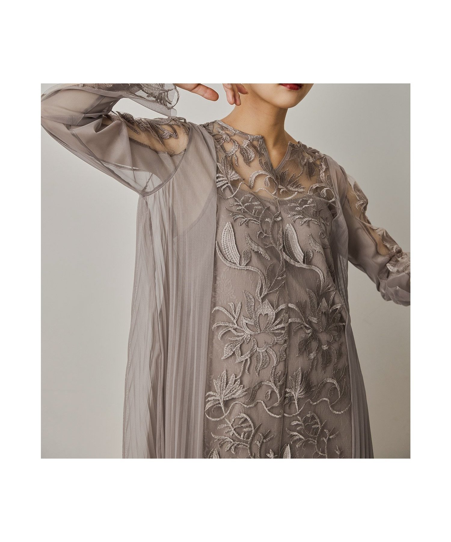 【ビーフラット/bflat】のエスニックサイドプリーツドレス Aライン マタニティ 妊婦 結婚式 同窓会 二次会 インテリア・キッズ・メンズ・レディースファッション・服の通販 founy(ファニー) 　ファッション　Fashion　レディースファッション　Fashion for Women　ワンピース　Dresses　フォーマル・パーティードレス・結婚式用ドレス　Elegant & Casual Dresses　エスニック　Ethnic Style　デコルテ　Décolleté, Neckline　プリーツ　Pleats, Pleated　レース　Lace, Lace Fabric　おすすめ　Recommended / Our Picks　結婚式　Wedding　披露宴　Wedding Reception　二次会　After Party　グレー|ID: prp329100004785536 ipo3291000000035028573