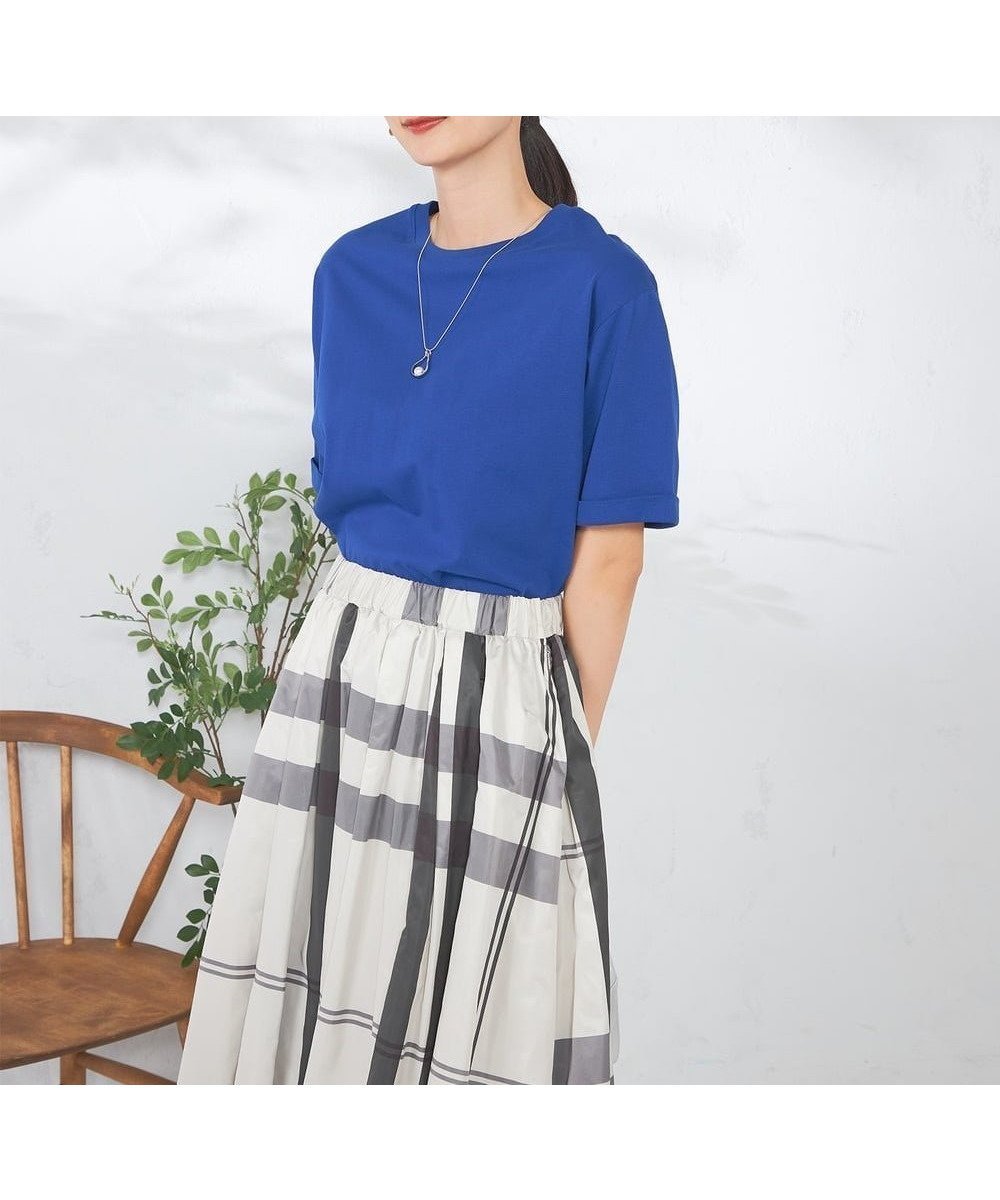 【アー ヴェー ヴェー/a.v.v】の【接触冷感/UVカット/コットン100%/10色展開】ロールアップハーフスリーブTシャツ インテリア・キッズ・メンズ・レディースファッション・服の通販 founy(ファニー) 　ファッション　Fashion　レディースファッション　Fashion for Women　トップス・カットソー　Cut & Sew Tops　シャツ・ブラウス・オフィスカジュアル　Elegant Blouses & Button-Ups　ロングTシャツ・Tシャツ　Longline T-Shirts & Tees　インナー　Innerwear　カットソー　Cut and Sewn Top　ジャケット　Jacket, Outerwear　スカンツ　Skants, Wide-Leg Culottes　スリット　Slit, Slit Detail　ダウン　Down, Puffer　デニム　Denim, Jeans Material　定番　Standard, Basic Item　人気　Popular, Best Seller　ベーシック　Basic, Essential　ボトム　Bottoms, Lower Wear　再入荷　Restock / Back in Stock　夏　Summer　ビジネス 仕事 通勤　Business / Work / Commuting　ブルー|ID: prp329100004785545 ipo3291000000034771525