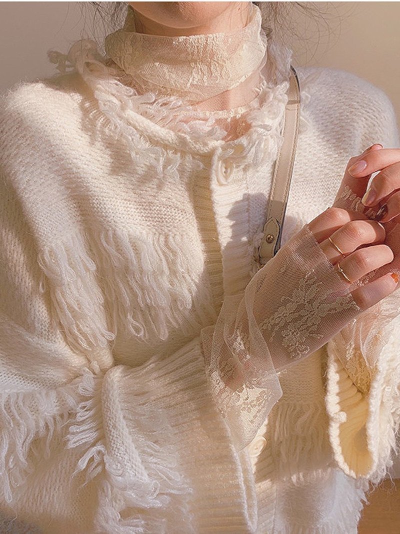 【ディアベル/DIAVEL】のハイネック花柄シアートップス インテリア・キッズ・メンズ・レディースファッション・服の通販 founy(ファニー) 　ファッション　Fashion　レディースファッション　Fashion for Women　トップス・カットソー　Cut & Sew Tops　花柄・フラワープリント・モチーフ　Floral Prints & Motifs / Flower Pattern Tops　カットソー　Cut and Sewn Top　シアー　Sheer, See-Through　トレンド　Trend, Trending Now　ハイネック　High Neck, Mock Neck　フィット　Fit, Slim Fit　フラワー　Flower, Floral　再入荷　Restock / Back in Stock　ライトベージュ|ID: prp329100004785589 ipo3291000000034890586