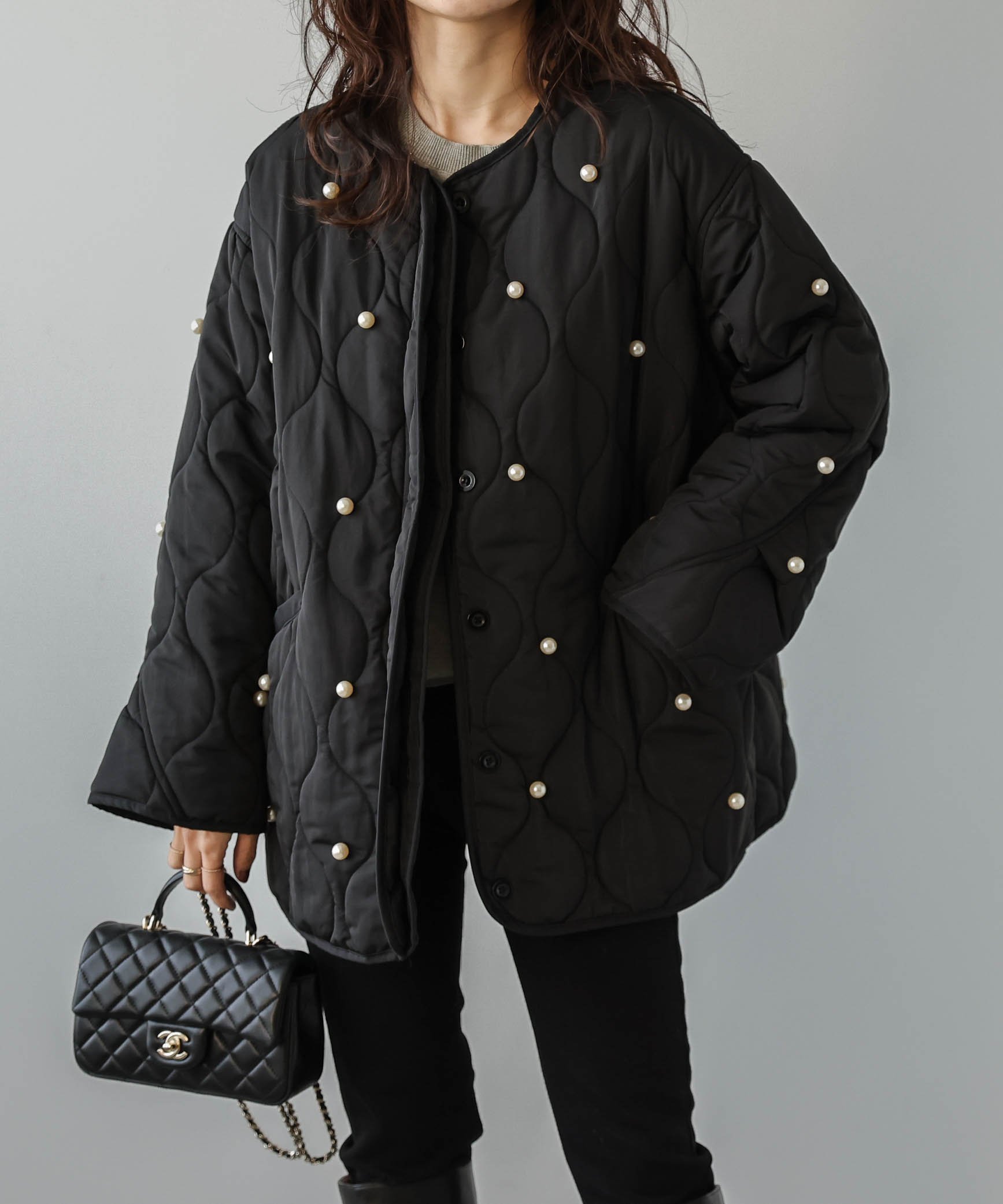 【ラジュール/Lajour】のパール キルティングジャケット インテリア・キッズ・メンズ・レディースファッション・服の通販 founy(ファニー) ファッション Fashion レディースファッション Fashion for Women アウター Coat / Outerwear Collection レディースジャケット・軽アウター Jackets キルティング Quilted, Quilting シンプル Simple, Minimal ジャケット Jacket, Outerwear ハイネック High Neck, Mock Neck パール Pearl, Pearl Accent フェミニン Feminine, Girly ミドル Middle Length, Mid Height モチーフ Motif, Design Theme ワーク Workwear, Utility Style 人気 Popular, Best Seller 定番 Standard, Basic Item 防寒 Cold Protection, Winter-Ready ブラック|ID: prp329100004785608 ipo3291000000034839819