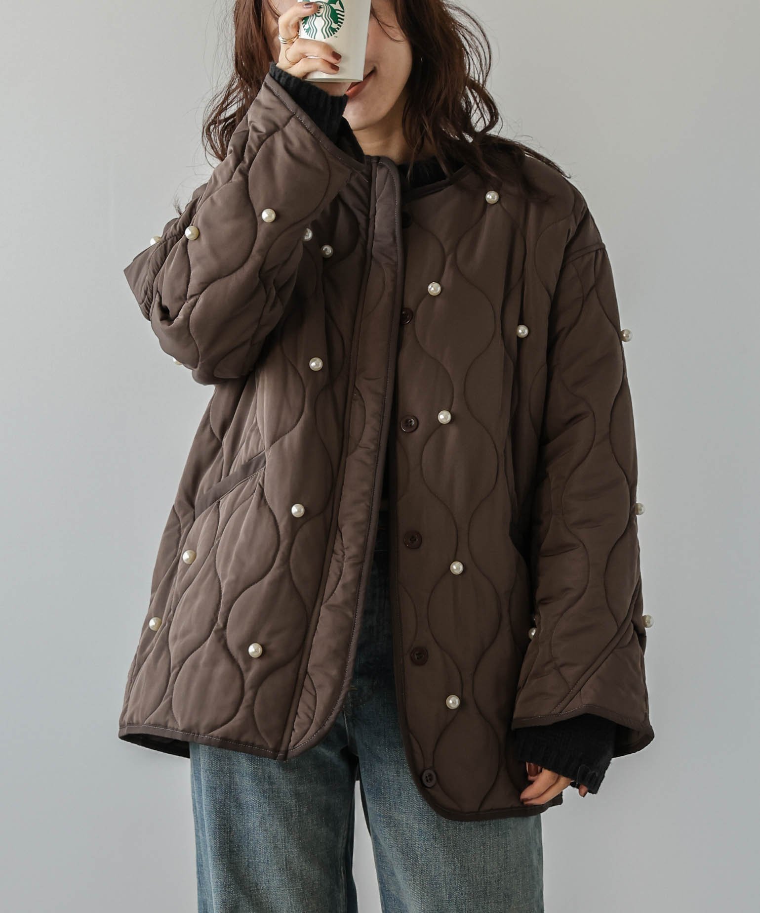 【ラジュール/Lajour】のパール キルティングジャケット インテリア・キッズ・メンズ・レディースファッション・服の通販 founy(ファニー) ファッション Fashion レディースファッション Fashion for Women アウター Coat / Outerwear Collection レディースジャケット・軽アウター Jackets キルティング Quilted, Quilting シンプル Simple, Minimal ジャケット Jacket, Outerwear ハイネック High Neck, Mock Neck パール Pearl, Pearl Accent フェミニン Feminine, Girly ミドル Middle Length, Mid Height モチーフ Motif, Design Theme ワーク Workwear, Utility Style 人気 Popular, Best Seller 定番 Standard, Basic Item 防寒 Cold Protection, Winter-Ready ブラウン|ID: prp329100004785608 ipo3291000000034839820