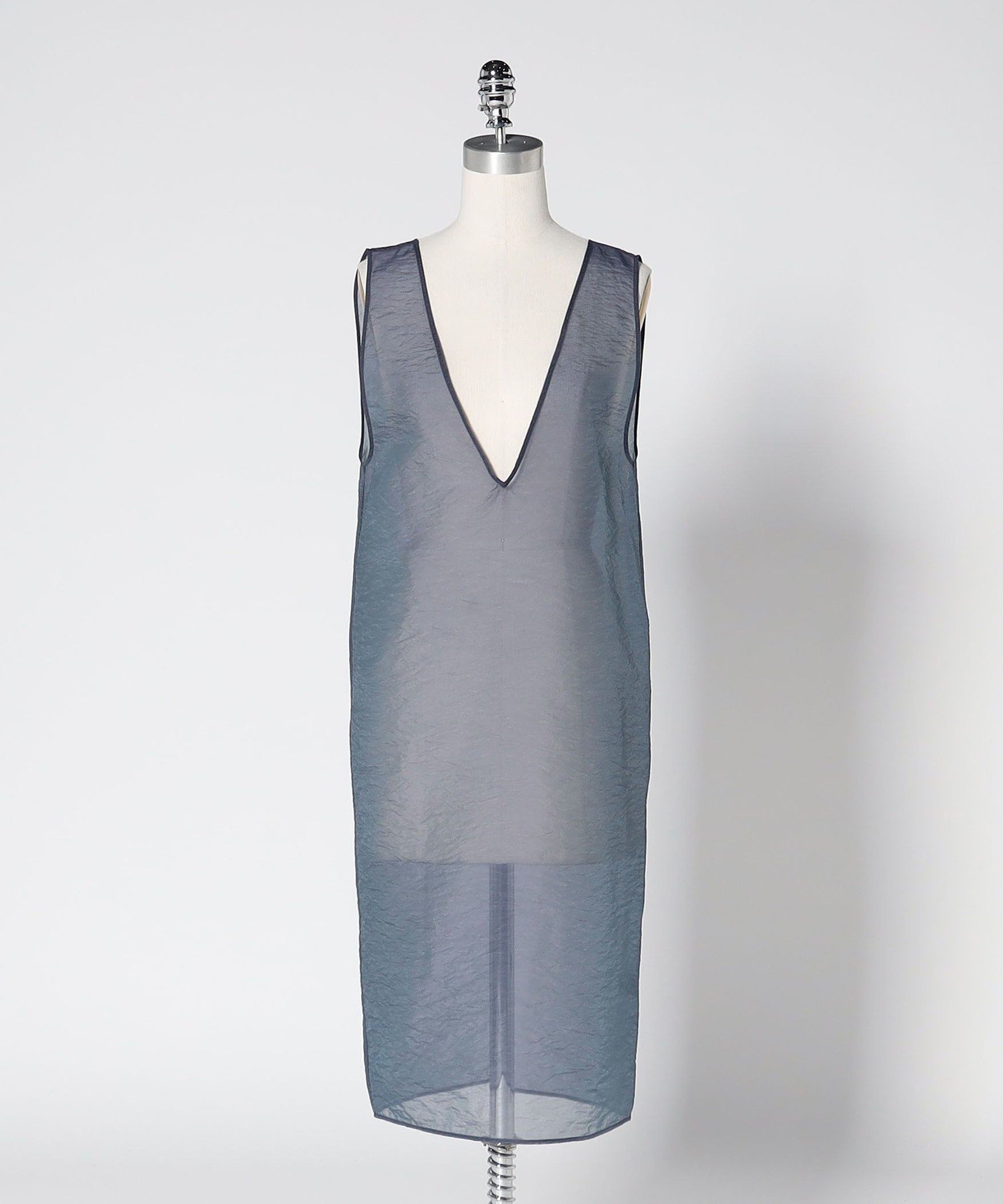 【ユナイテッドアローズ/UNITED ARROWS】のLOEFF オーガンジー Vネック ドレス 人気、トレンドファッション・服の通販 founy(ファニー) ファッション Fashion レディースファッション Fashion for Women トップス・カットソー Cut & Sew Tops Vネックトップス V-Neck Tops / V-Cut Neckline Shirts ワンピース Dresses フォーマル・パーティードレス・結婚式用ドレス Elegant & Casual Dresses オーガンジー Organza Fabric ガラス Glass, Glassware シアー Sheer, See-Through ドレス Dress, One-Piece レギンス Leggings, Stretch Pants アウトレット Outlet / Clearance other-1|ID: prp329100004785621 ipo3291000000034739462