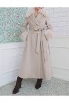 【リエンダ/rienda】の2WAYラグジュアリーレディーコート 人気、トレンドファッション・服の通販 founy(ファニー) ファッション Fashion レディースファッション Fashion for Women アウター Coat / Outerwear Collection コート・ロングコート・ピーコート Long Coats, Peacoats & More スタンダード Standard, Basic ドレス Dress, One-Piece パターン Pattern, Design Print フェイクファー Faux Fur, Imitation Fur マニッシュ Mannish, Boyish リボン Ribbon, Bow 再入荷 Restock / Back in Stock thumbnail BEG|ID: prp329100004785659 ipo3291000000034903884