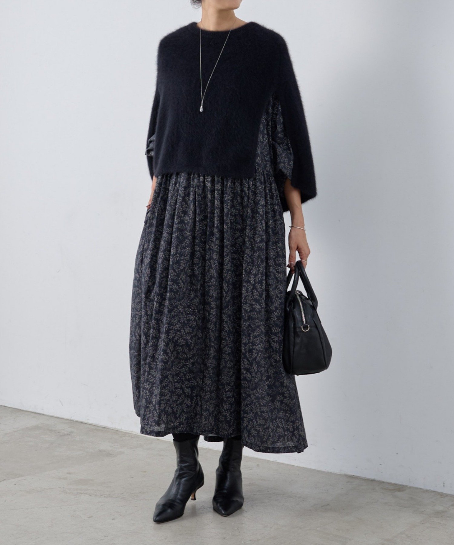 【ビアズリー/BEARDSLEY】のリーフプリントギャザーワンピース 人気、トレンドファッション・服の通販 founy(ファニー) ファッション Fashion レディースファッション Fashion for Women ワンピース Dresses インド Indian Textile ギャザー Gathered, Ruffled デニム Denim, Jeans Material プリント Print, Printed Pattern ポケット Pocket, Pocket Detail リボン Ribbon, Bow リーフ Leaf, Botanical Leaf 再入荷 Restock / Back in Stock エレガント 上品 Elegant other-1|ID: prp329100004785676 ipo3291000000034739662