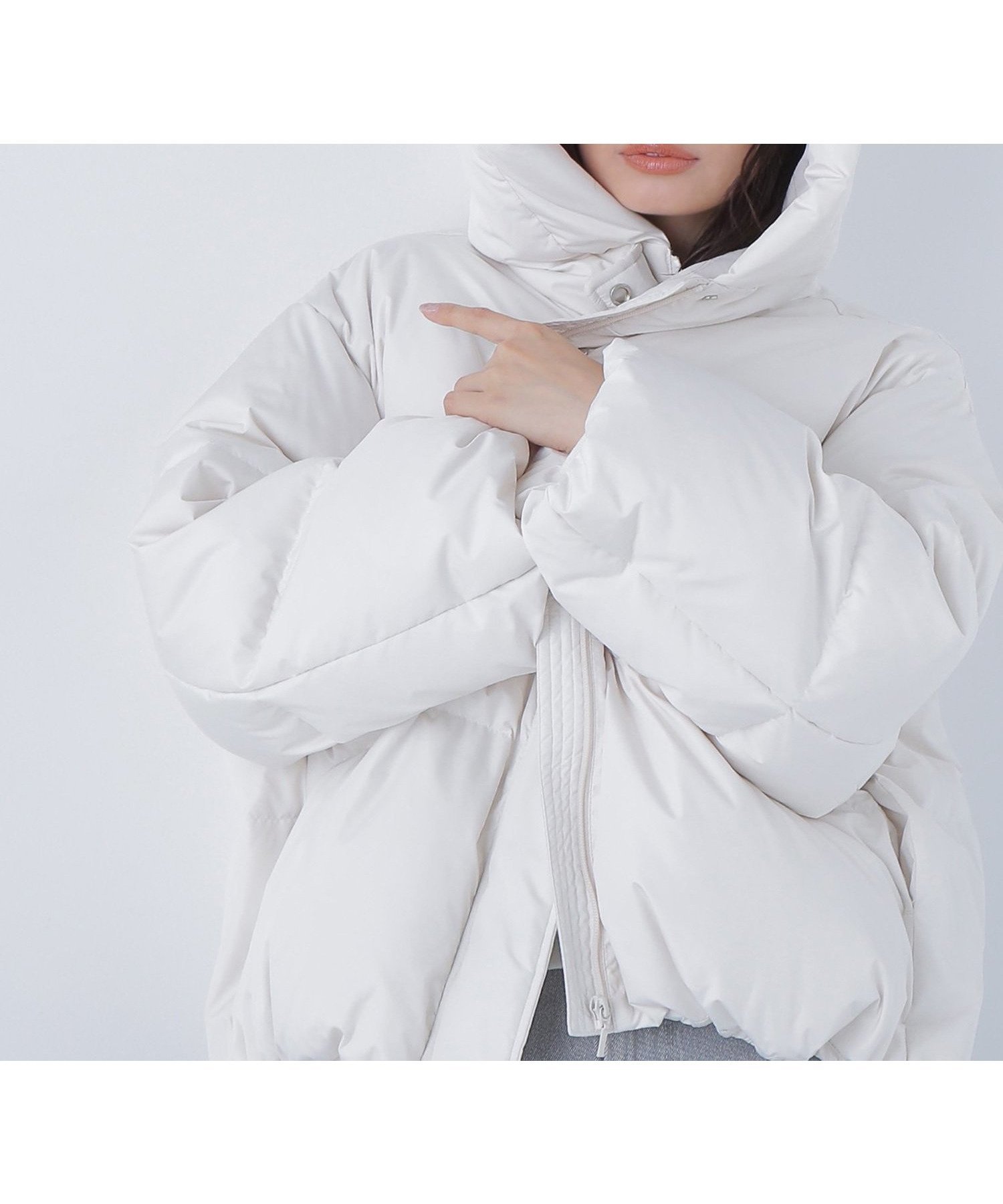 【ナチュラル ビューティー ベーシック/NATURAL BEAUTY BASIC】のショートフードダウン インテリア・キッズ・メンズ・レディースファッション・服の通販 founy(ファニー) ファッション Fashion レディースファッション Fashion for Women ギャザー Gathered, Ruffled スタンド Stand Collar, Upright Stand ダウン Down, Puffer ドローコード Drawcord, Drawstring Cord フォルム Silhouette, Form 人気 Popular, Best Seller エクリュ1|ID: prp329100004785784 ipo3291000000034740067