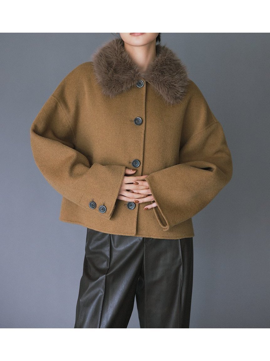 【ミラオーウェン/Mila Owen】の2wayファーカラーリバーショートコート インテリア・キッズ・メンズ・レディースファッション・服の通販 founy(ファニー) 　雑誌掲載アイテム　Magazine Picks & Fashion Features　ファッション雑誌　Fashion Magazines　クラッシィ　CLASSY.　ファッション　Fashion　レディースファッション　Fashion for Women　アウター　Coat / Outerwear Collection　コート・ロングコート・ピーコート　Long Coats, Peacoats & More　秋　Autumn　11月号　November Issue　ショート　Short, Short Length　スマート　Smart, Elegant　雑誌　Magazine, Fashion Magazine　パターン　Pattern, Design Print　フェイクファー　Faux Fur, Imitation Fur　ラグジュアリー　Luxury, Elegant　リュクス　Luxury, Elegant, High-End, Chic　ワイド　Wide, Wide Fit　エレガント 上品　Elegant　CML[038]|ID: prp329100004785804 ipo3291000000034830720