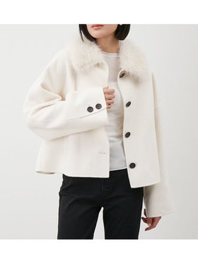 【ミラオーウェン/Mila Owen】の2wayファーカラーリバーショートコート 人気、トレンドファッション・服の通販 founy(ファニー) 雑誌掲載アイテム Magazine Picks & Fashion Features ファッション雑誌 Fashion Magazines クラッシィ CLASSY. ファッション Fashion レディースファッション Fashion for Women アウター Coat / Outerwear Collection コート・ロングコート・ピーコート Long Coats, Peacoats & More 秋 Autumn 11月号 November Issue ショート Short, Short Length スマート Smart, Elegant 雑誌 Magazine, Fashion Magazine パターン Pattern, Design Print フェイクファー Faux Fur, Imitation Fur ラグジュアリー Luxury, Elegant リュクス Luxury, Elegant, High-End, Chic ワイド Wide, Wide Fit エレガント 上品 Elegant |ID:prp329100004785804