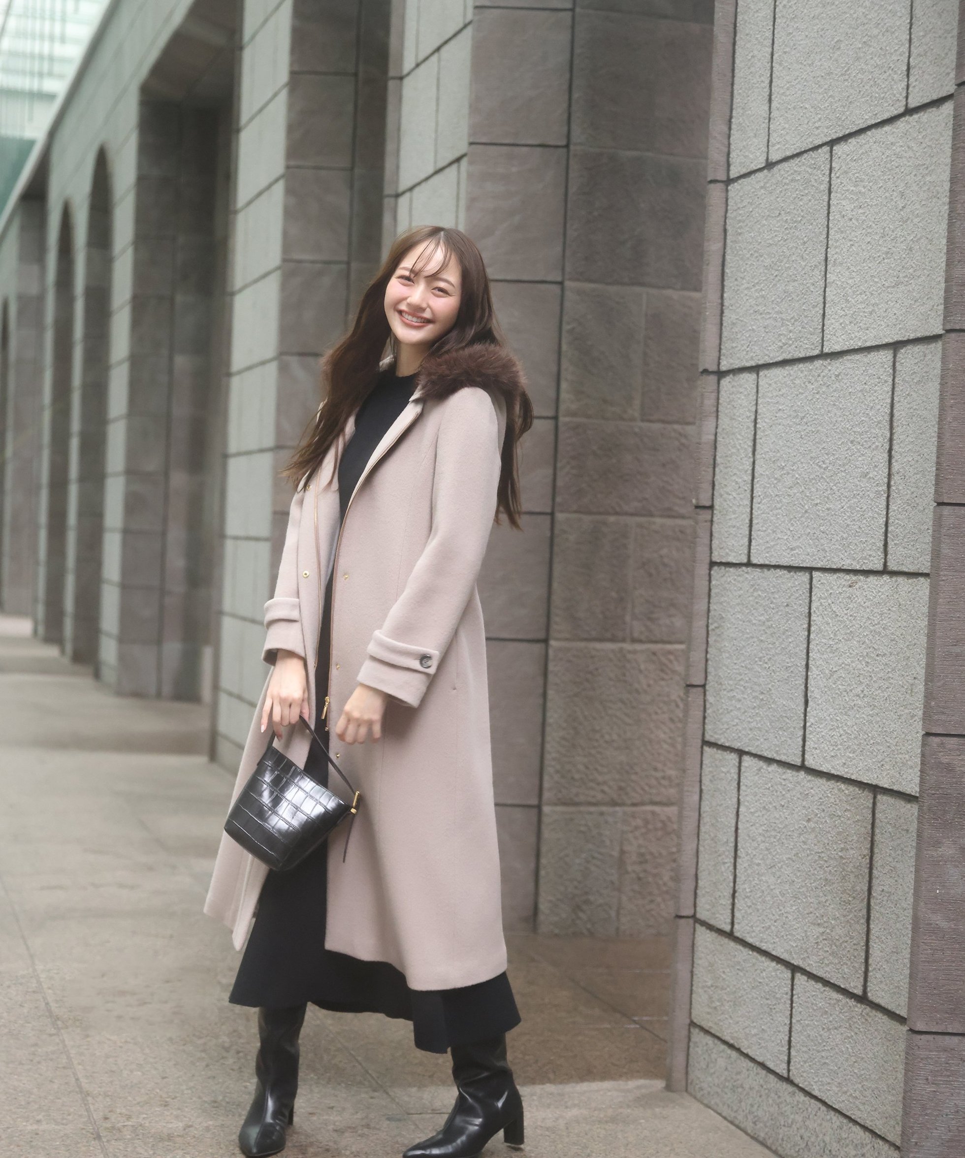 【プロポーション ボディドレッシング/PROPORTION BODY DRESSING】のモッサフードフェイクファーロングコート 25AW 人気、トレンドファッション・服の通販 founy(ファニー) ファッション Fashion レディースファッション Fashion for Women アウター Coat / Outerwear Collection コート・ロングコート・ピーコート Long Coats, Peacoats & More 2025年 2025 2025-2026秋冬・A/W Autumn/Winter 2025–26 AW25–26 フェイクファー Faux Fur, Imitation Fur フェミニン Feminine, Girly メルトン Melton, Heavy Wool ロング Long, Long-Length 日本製 Made In Japan 防寒 Cold Protection, Winter-Ready other-1|ID: prp329100004785812 ipo3291000000034881573